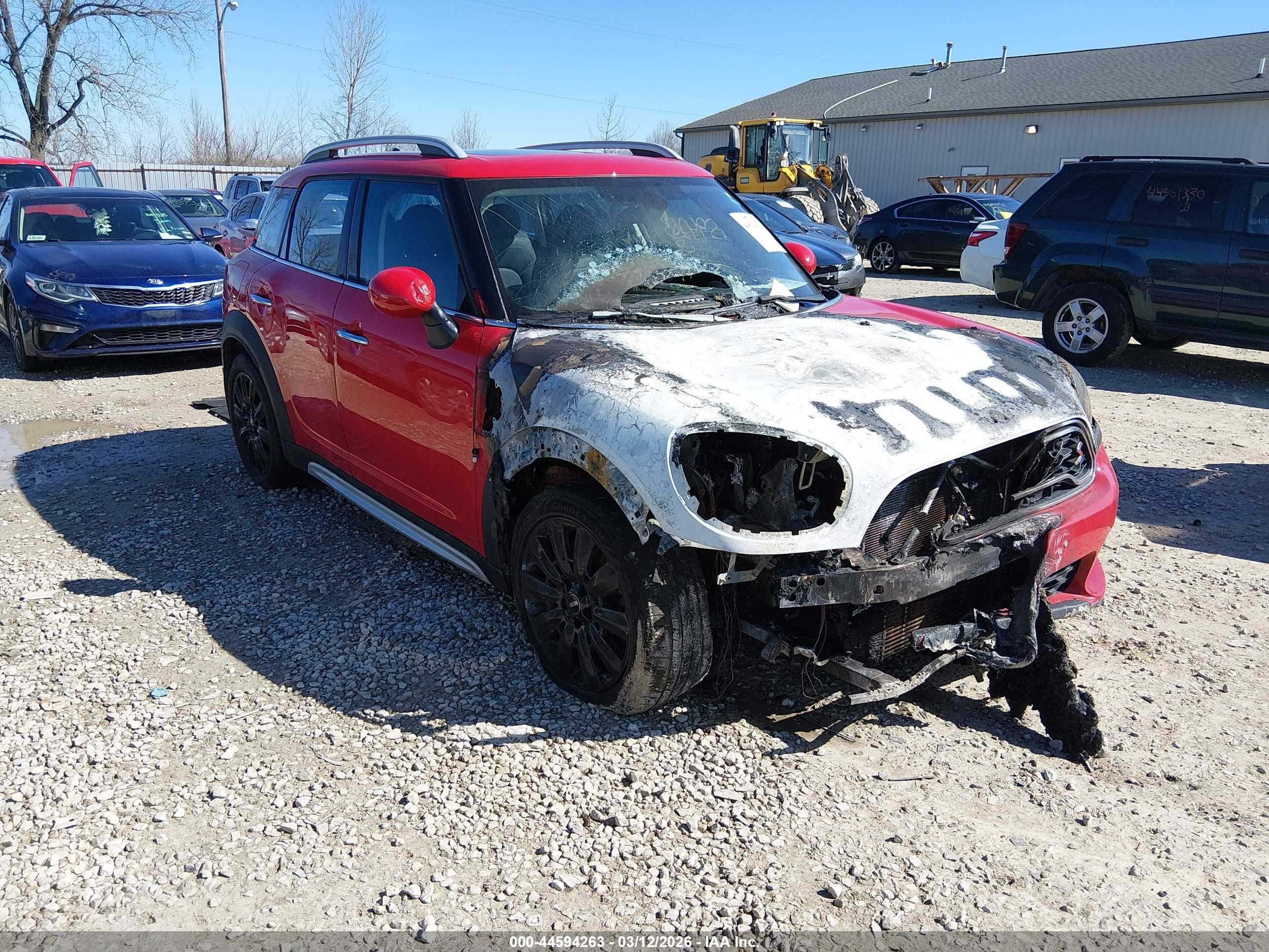 2019 MINI Countryman Cooper S, VIN WMZYT5C53K3G93603 — Пожар в моторном отсеке