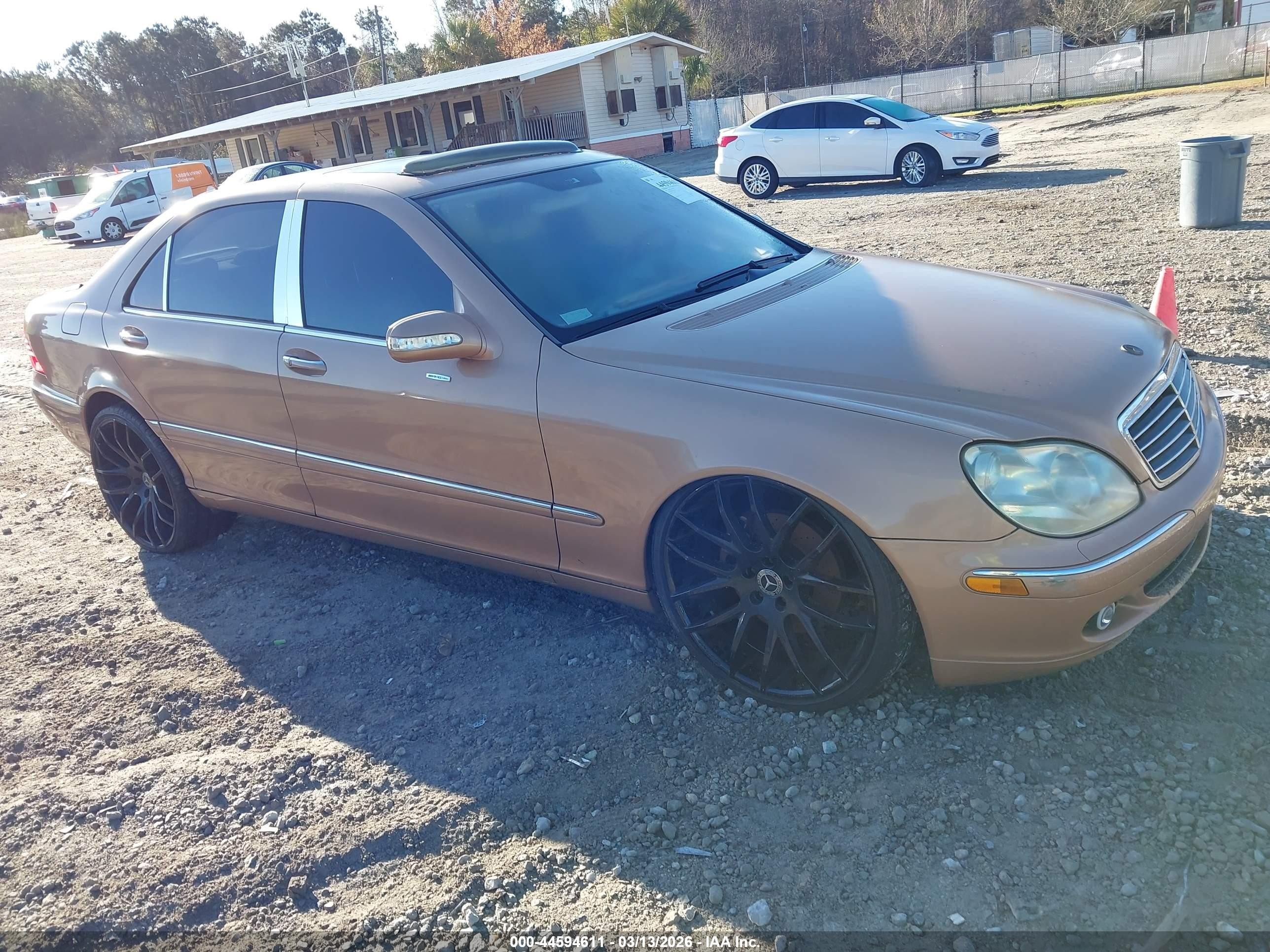 2005 Mercedes-Benz S 430, VIN WDBNG83J65A448330 — Normal wear
