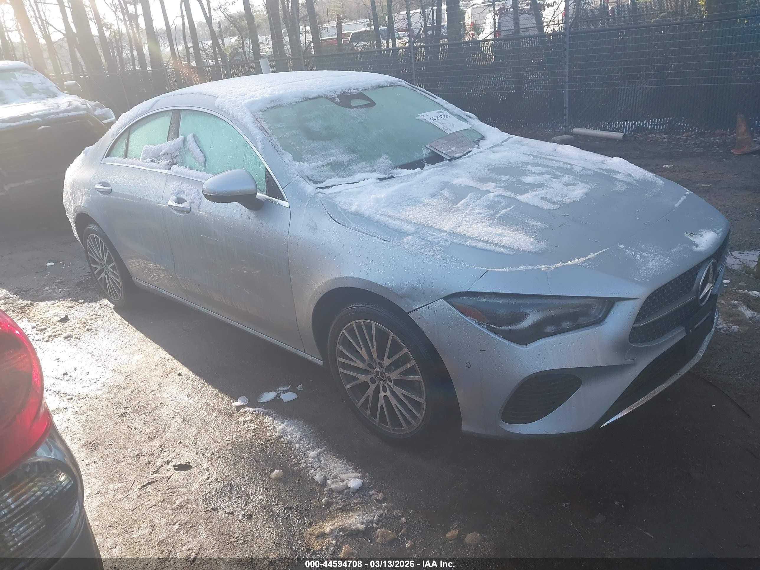 2025 Mercedes-Benz CLA 250, VIN W1K5J4HB4SN511643 — Перед