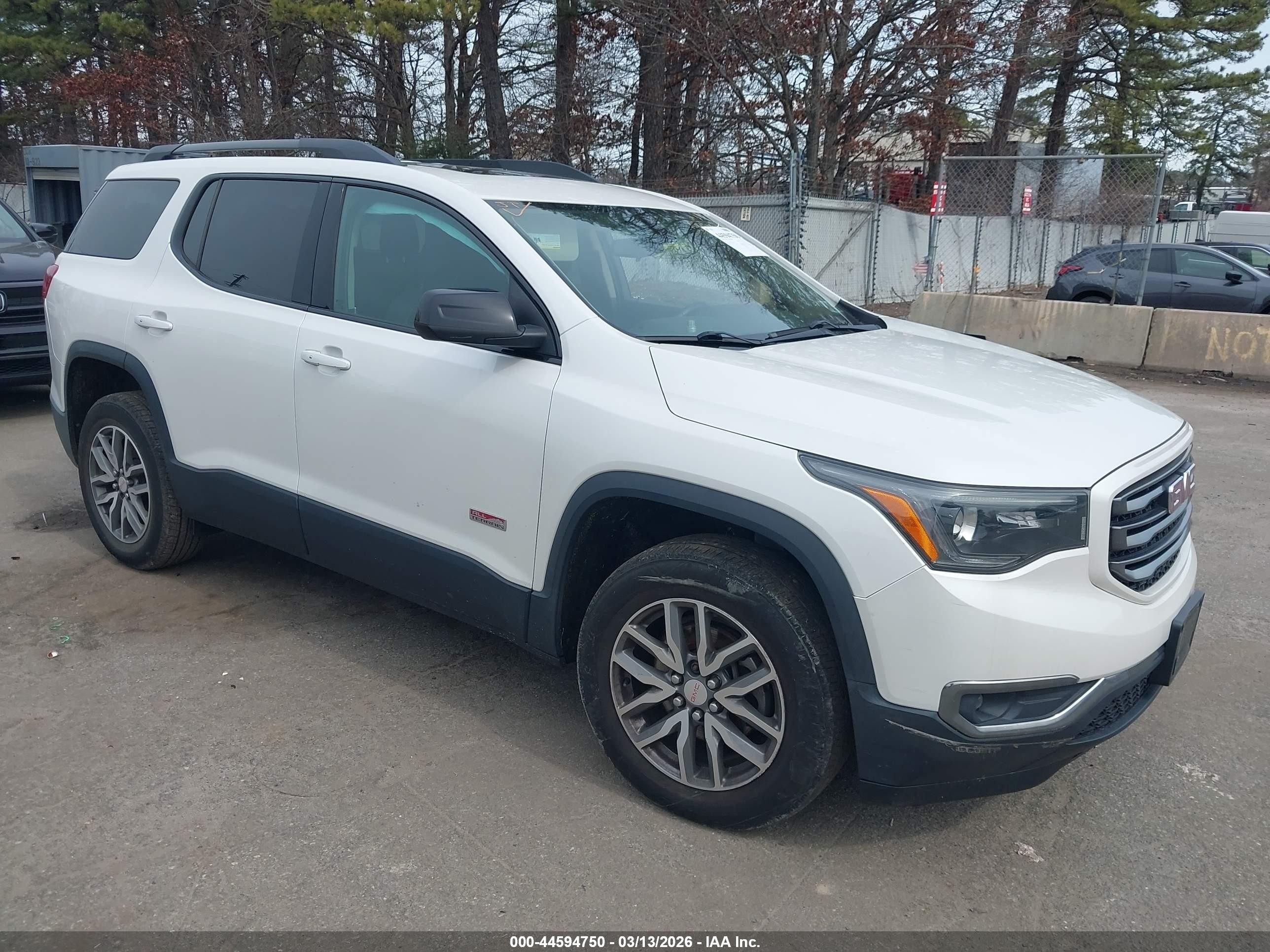 2018 GMC Acadia SLE, VIN 1GKKNTLS6JZ155985 — Перед