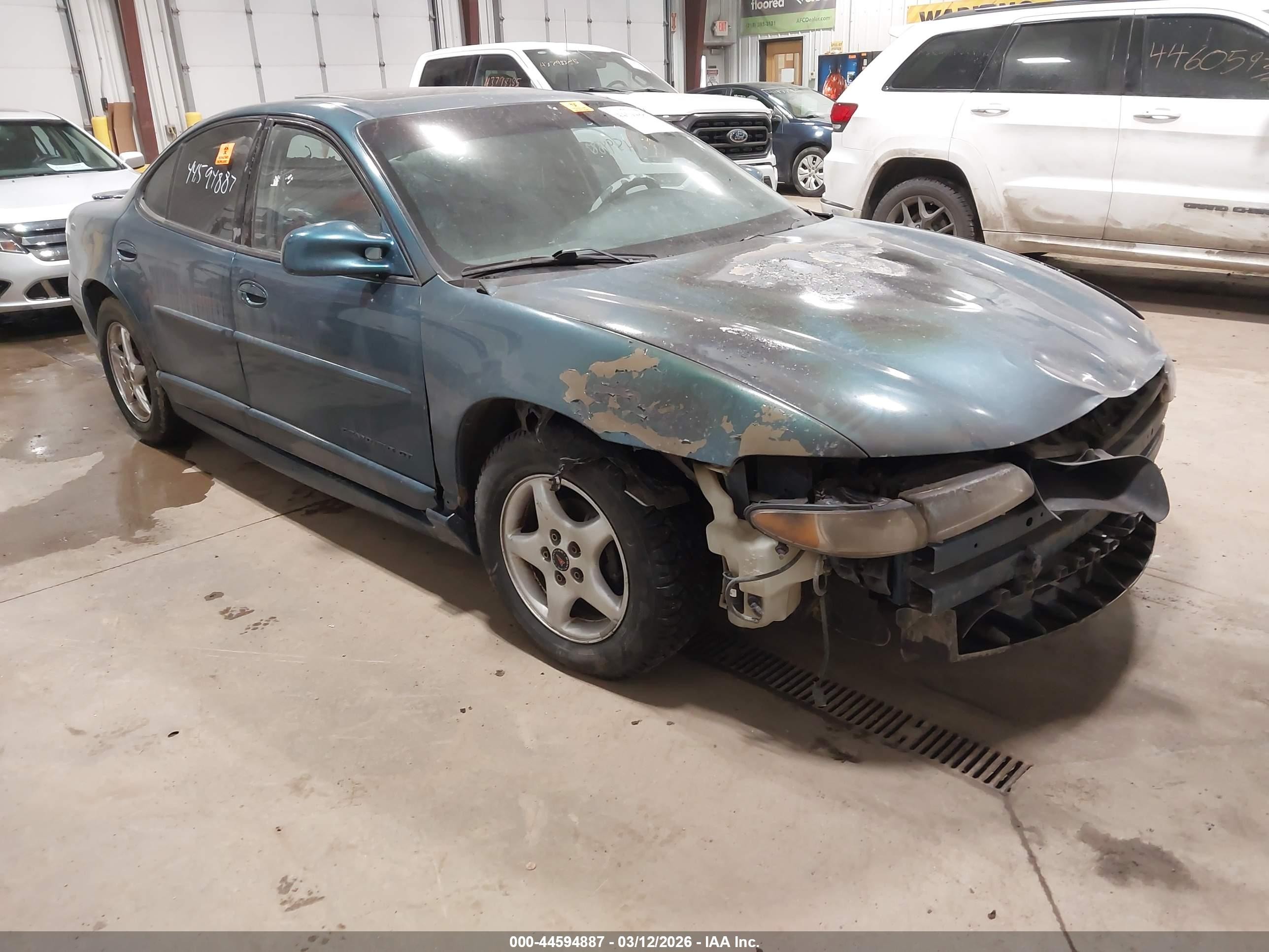 2002 Pontiac Grand Prix GT, VIN 1G2WP52K32F272855 — Engine fire