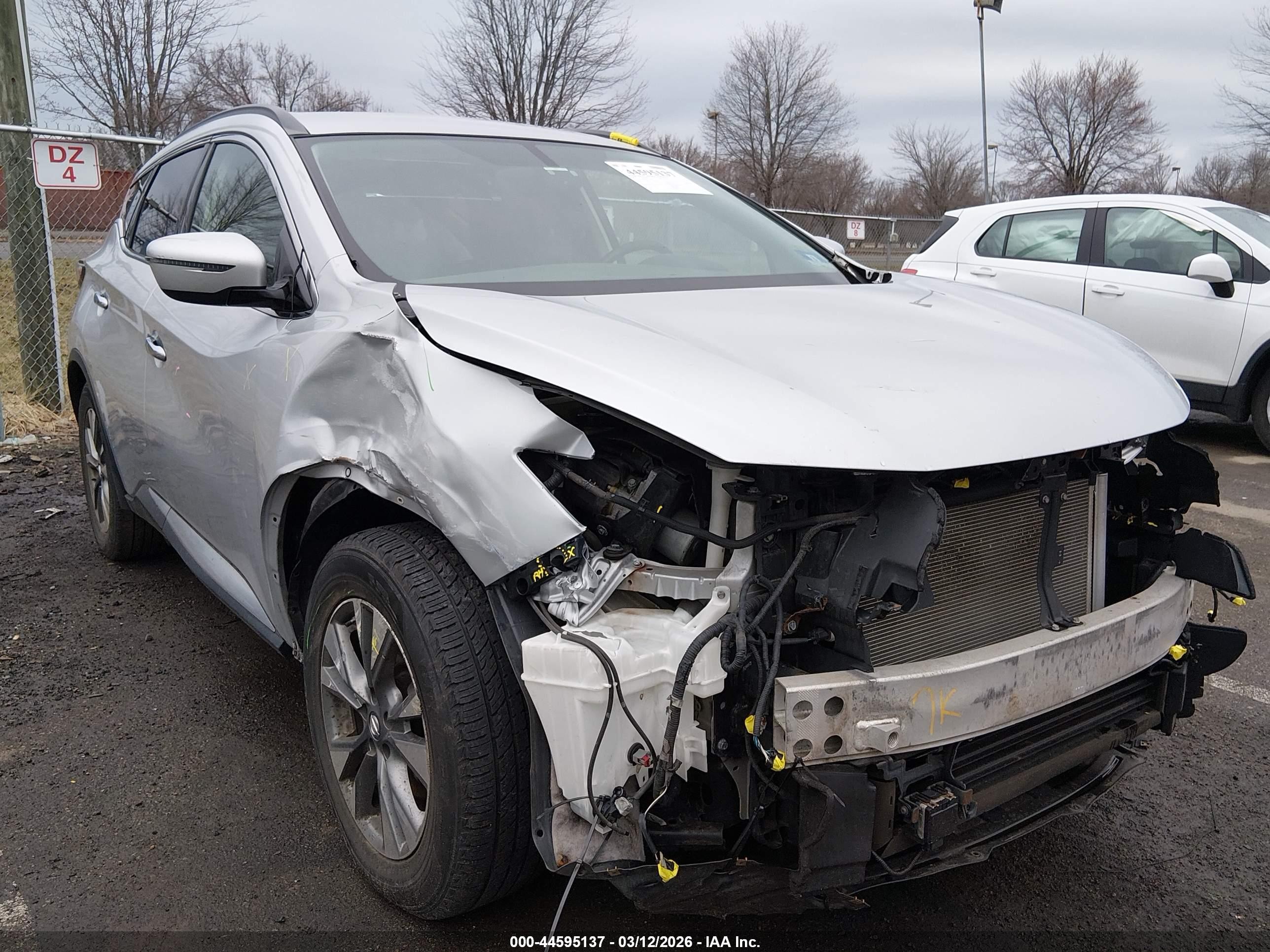 2018 Nissan Murano SV, VIN 5N1AZ2MH9JN137430 — Front end