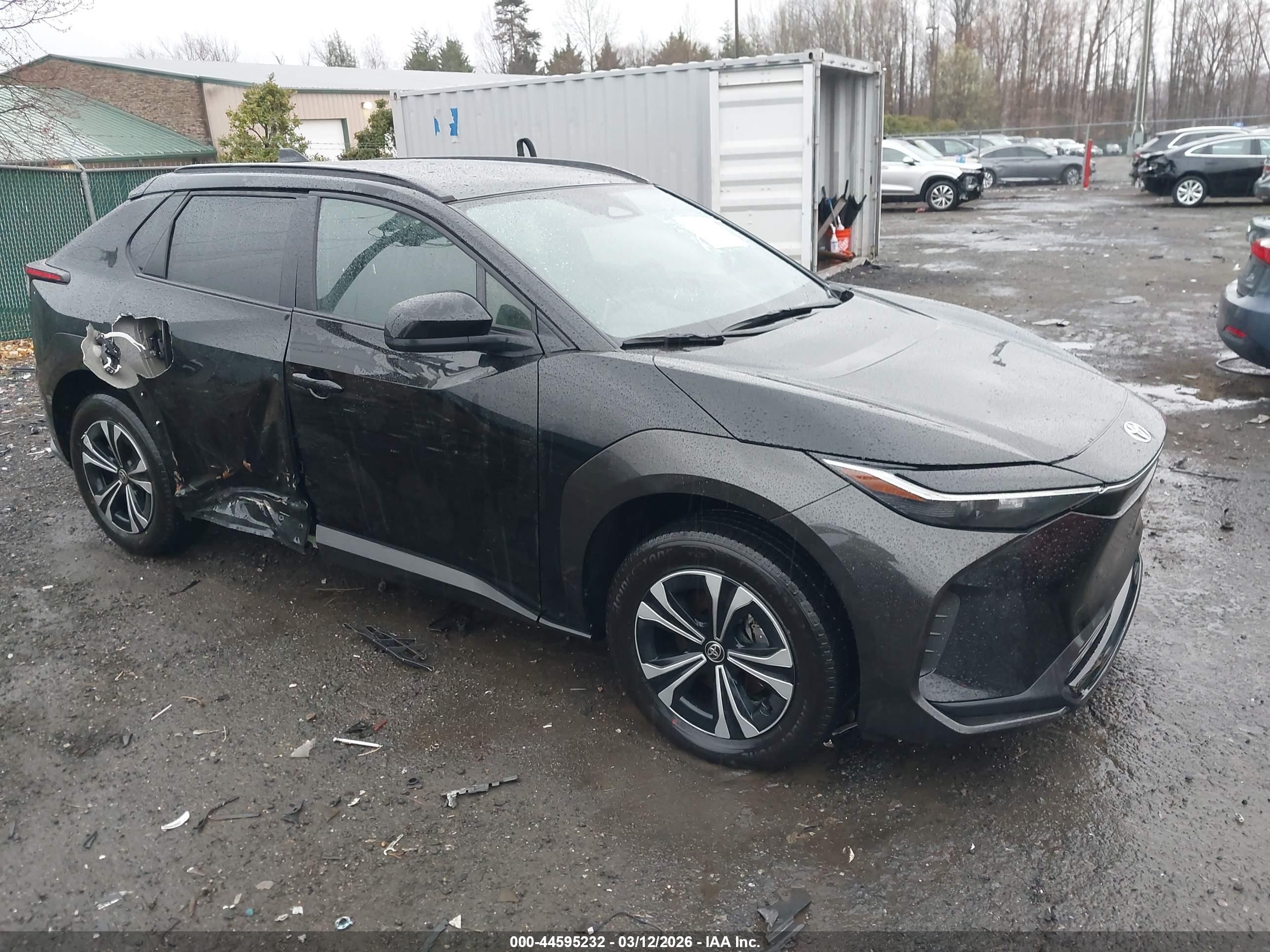 2025 Toyota bZ4X XLE, VIN JTMAAAAA0SA059352 — Side