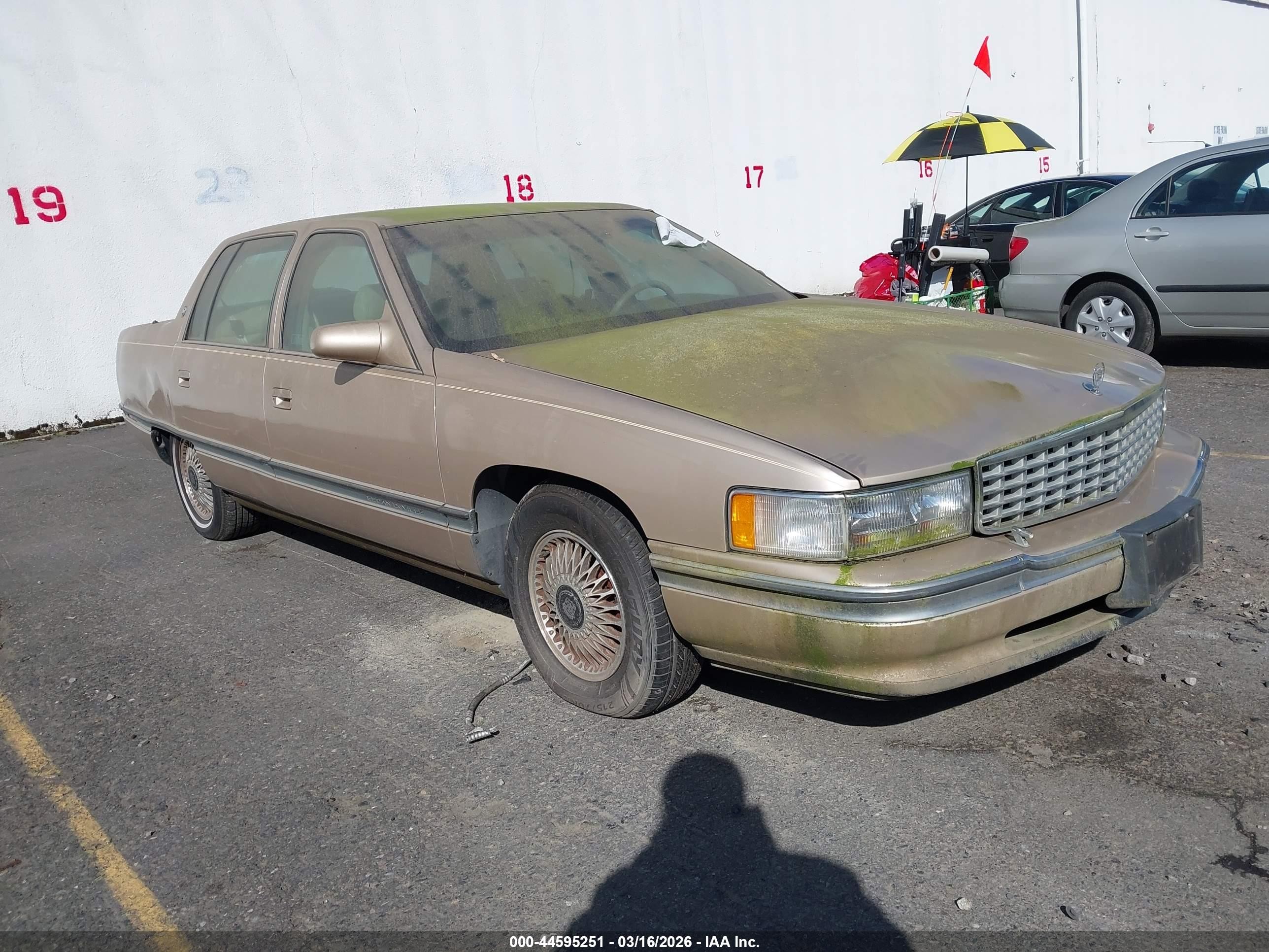 1995 Cadillac DeVille, VIN 1G6KD52B4SU239980 — Бок