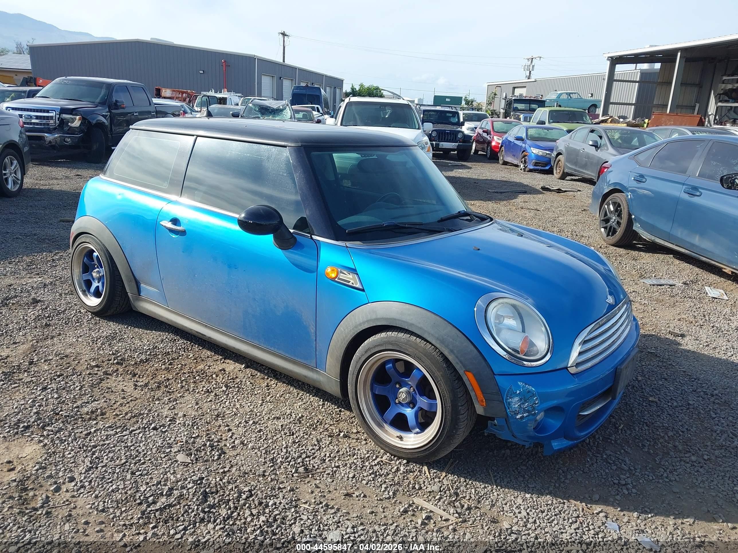 2012 MINI Hardtop, VIN WMWSU3C52CT254802 — Зад