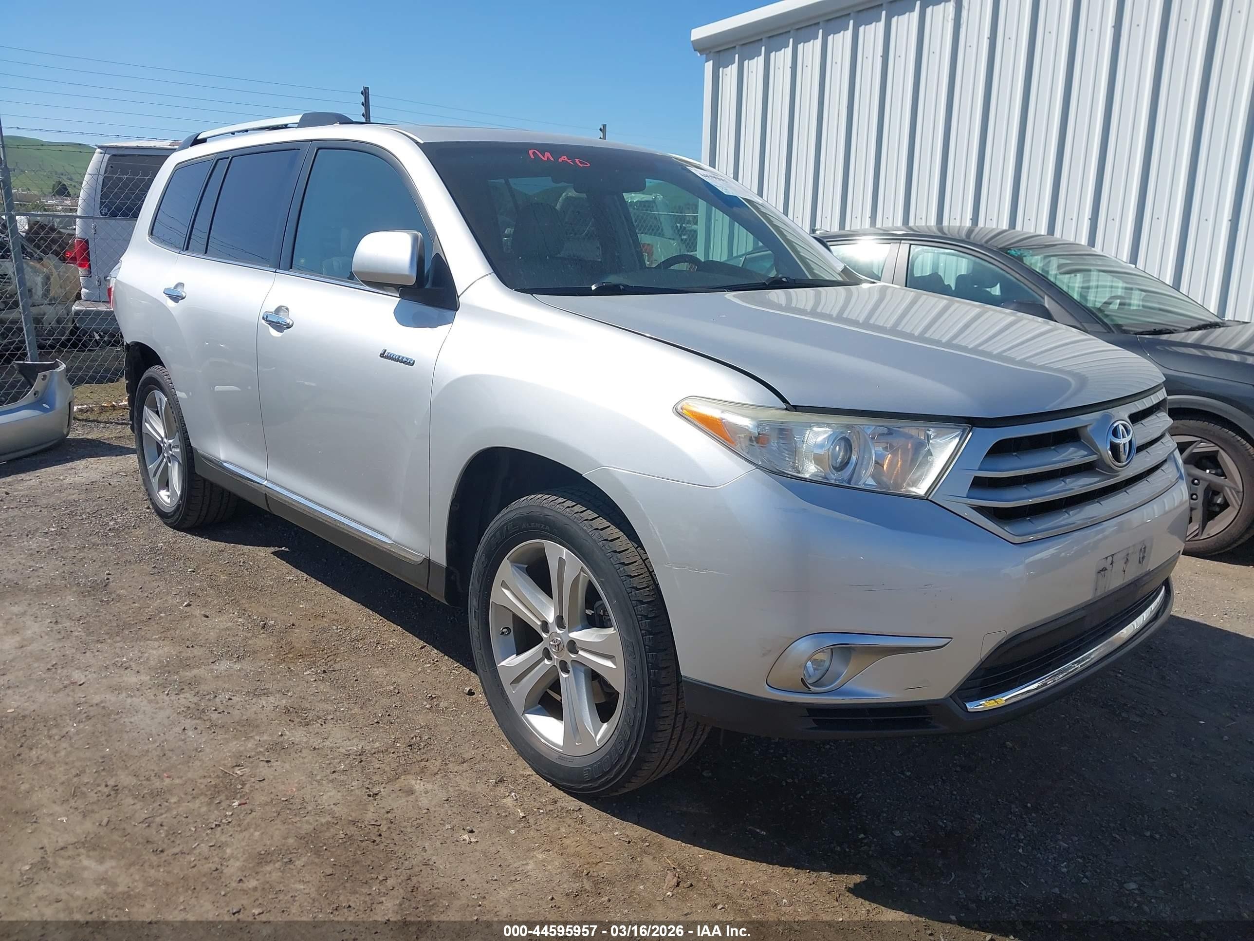 2013 Toyota Highlander Limited, VIN 5TDDK3EH0DS249123 — Rear end