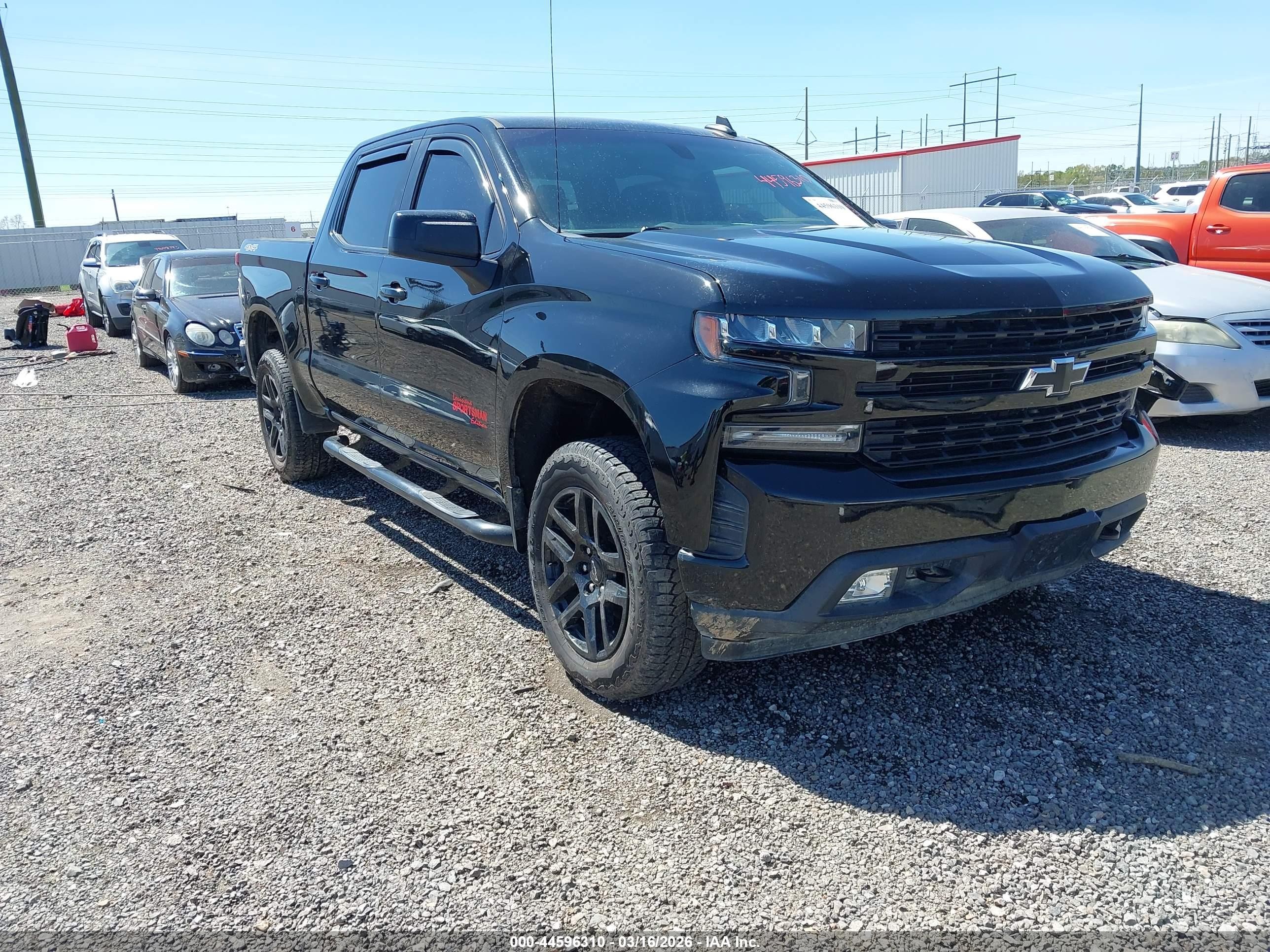 2020 Chevrolet Silverado 1500 RST, VIN 3GCUYEED2LG328149 — Front end