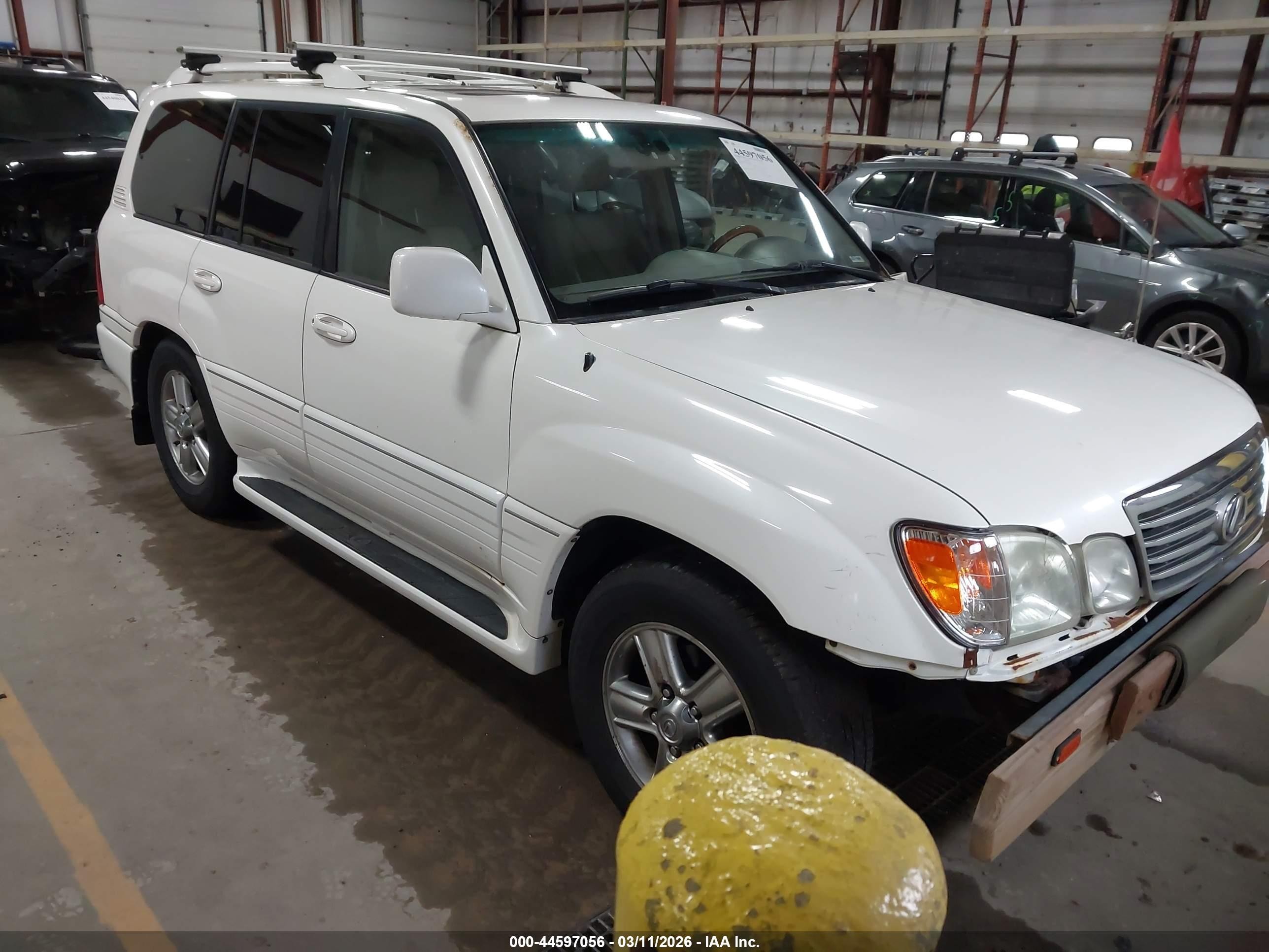 2006 Lexus LX 470, VIN JTJHT00W864003998 — Перед