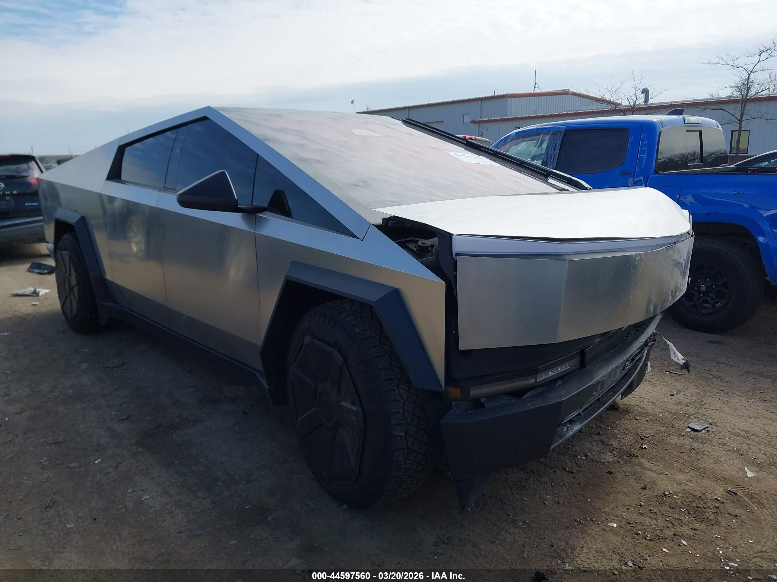 2024 Tesla Cybertruck, VIN 7G2CEHED9RA053653 — Front end