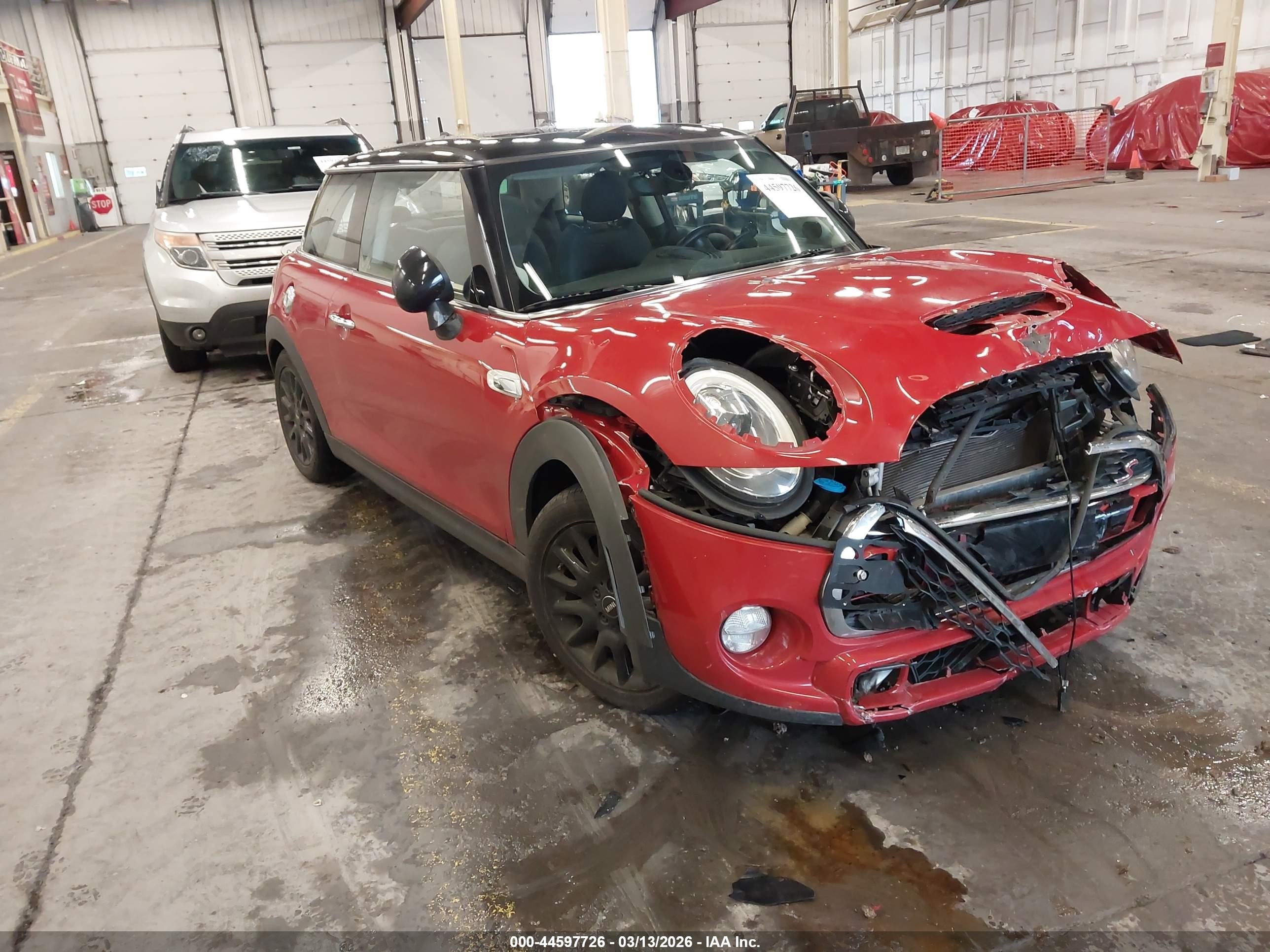 2018 MINI Hardtop Cooper S, VIN WMWXP7C5XJ2C62320 — Front end
