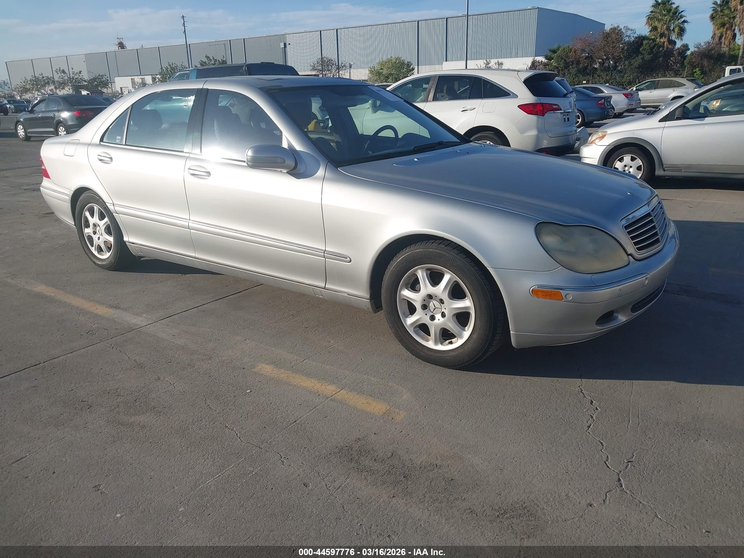 2002 Mercedes-Benz S 500, VIN WDBNG75J52A233265 — Roof