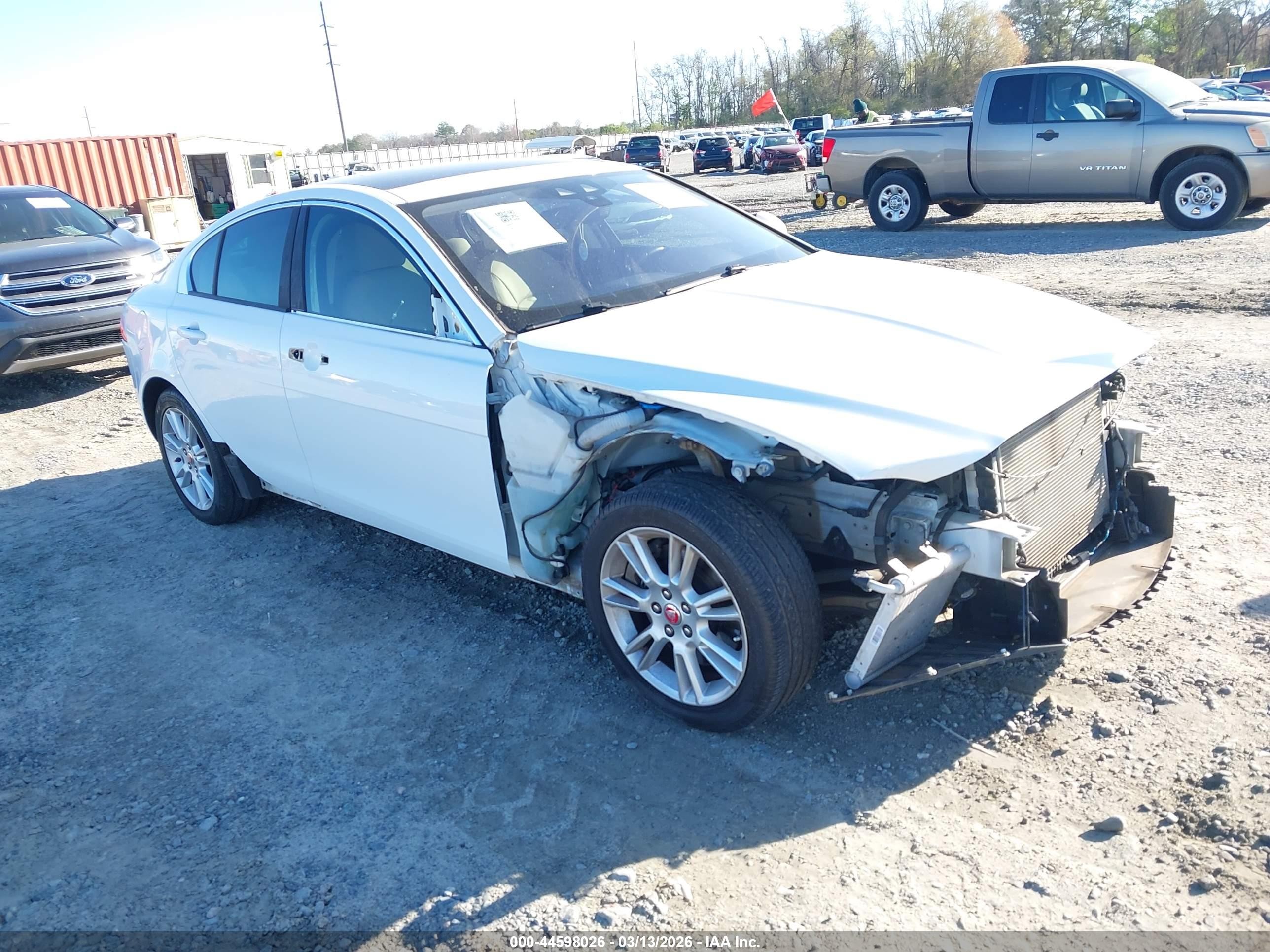 2018 Jaguar XE 25t Premium, VIN SAJAD4FX1JCP20395 — Front end
