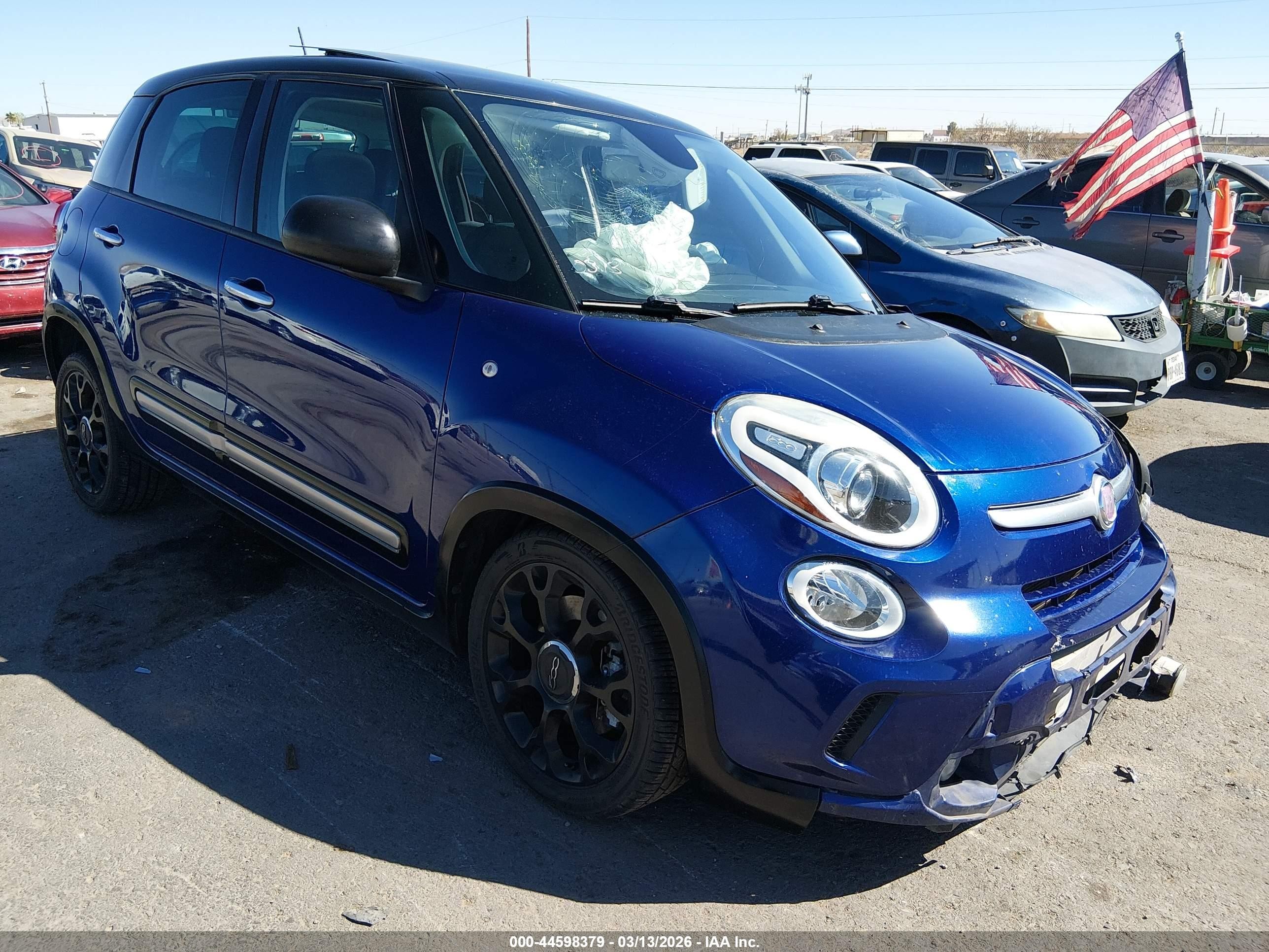 2015 FIAT 500L Trekking, VIN ZFBCFADH9FZ032552 — Front end