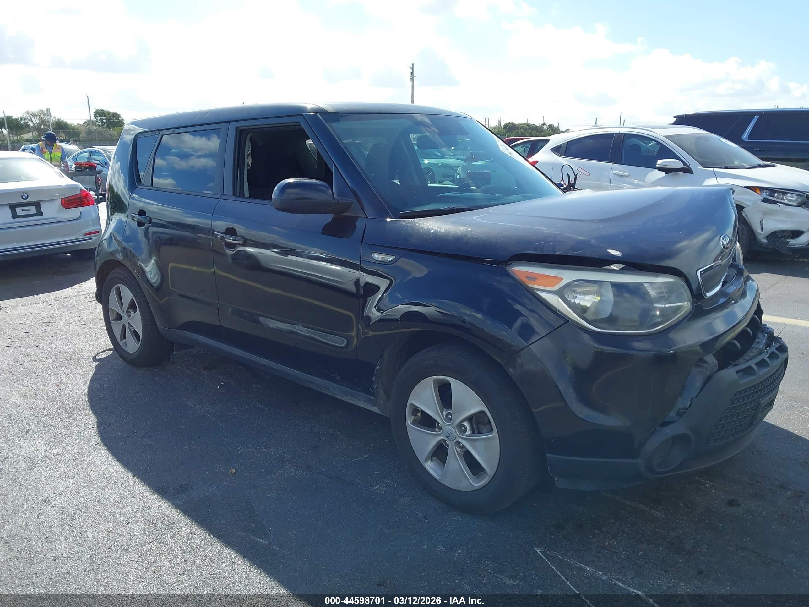 2014 Kia Soul, VIN KNDJN2A2XE7087583 — Front end