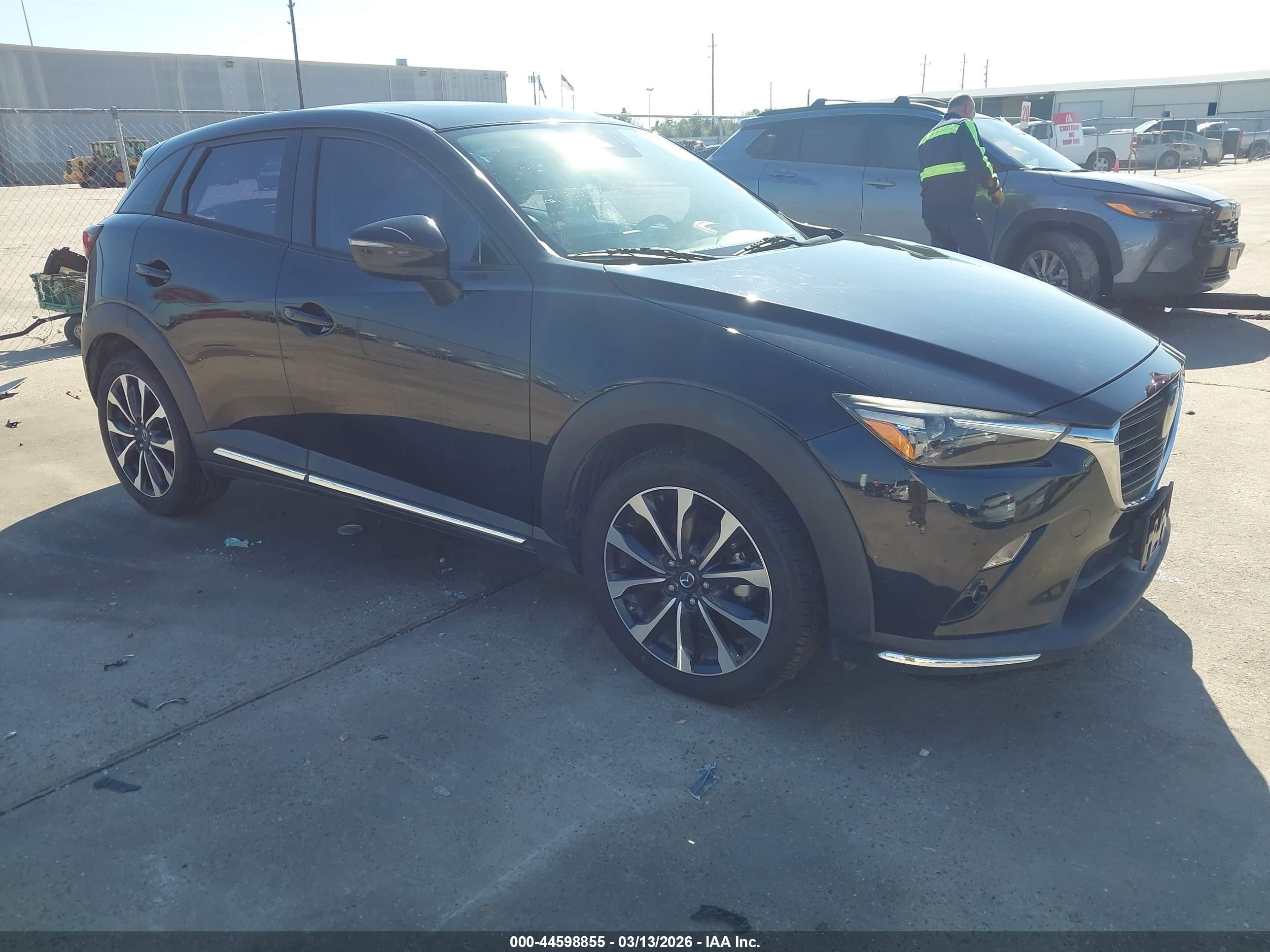 2019 Mazda CX-3 Grand Touring, VIN JM1DKDD72K0423286 — Rear end