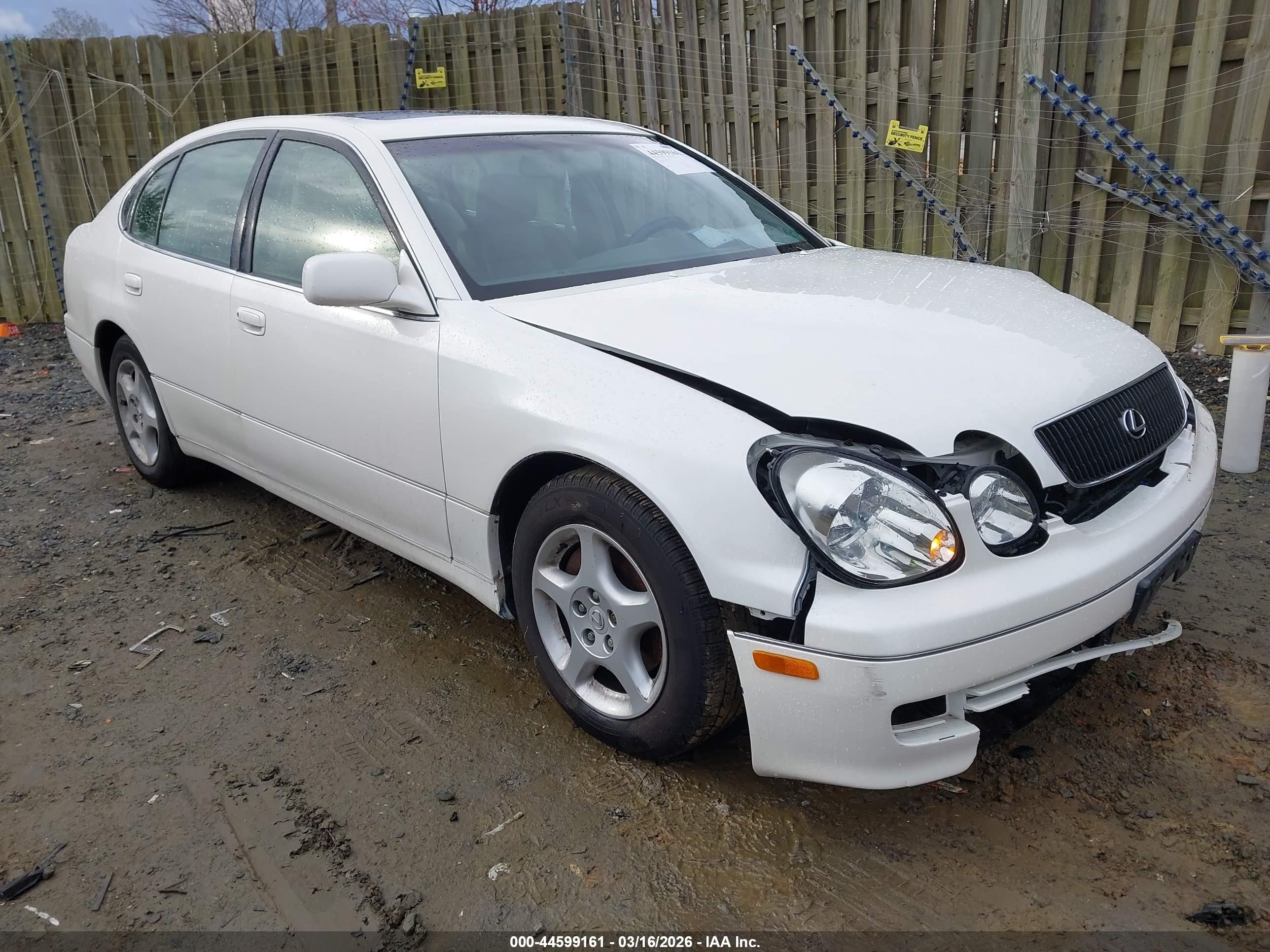 1998 Lexus GS 300, VIN JT8BD68S1W0007844 — Перед