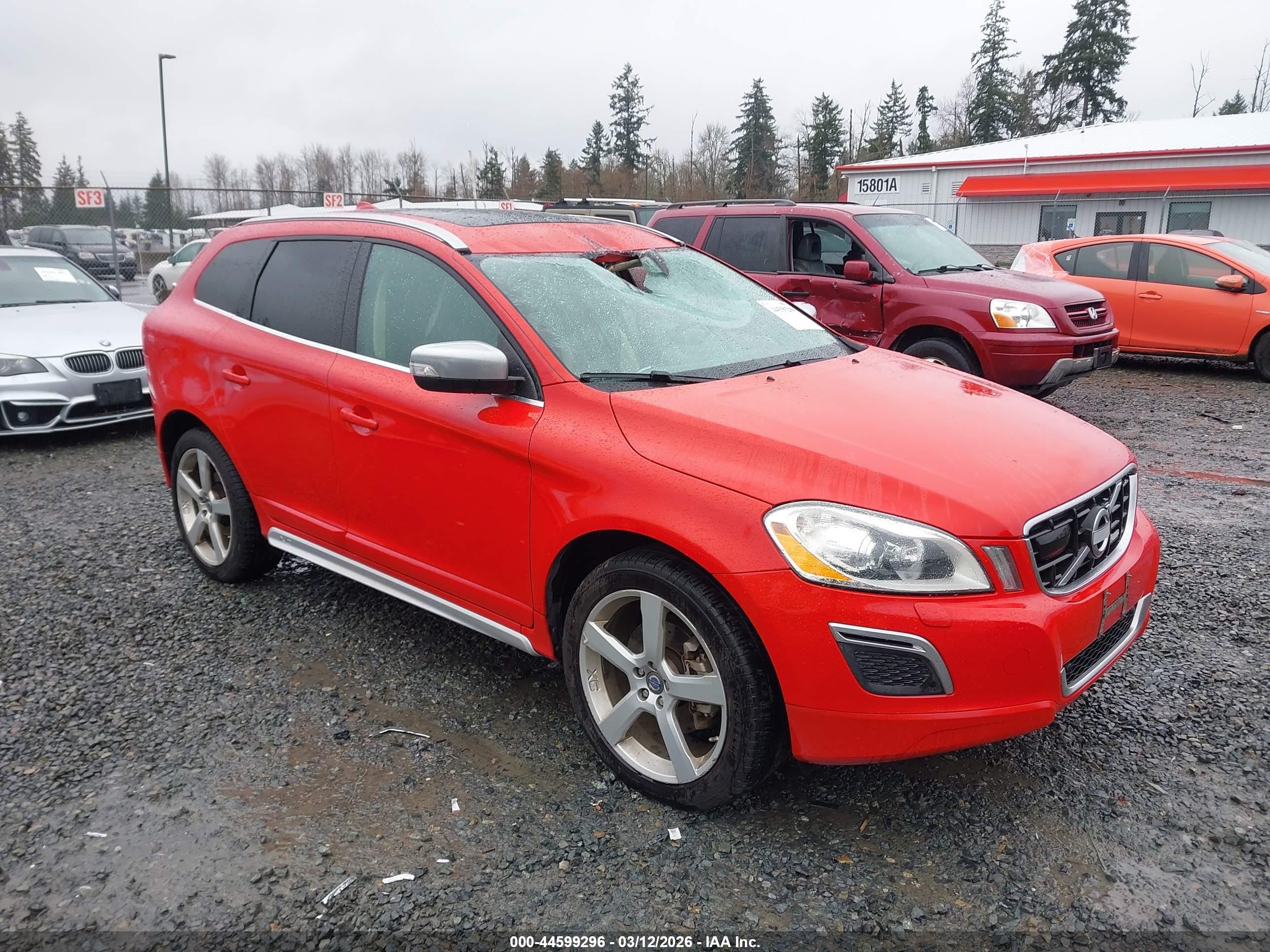 2011 Volvo XC60 3.0T, VIN YV4902DZ2B2163846 — Roof