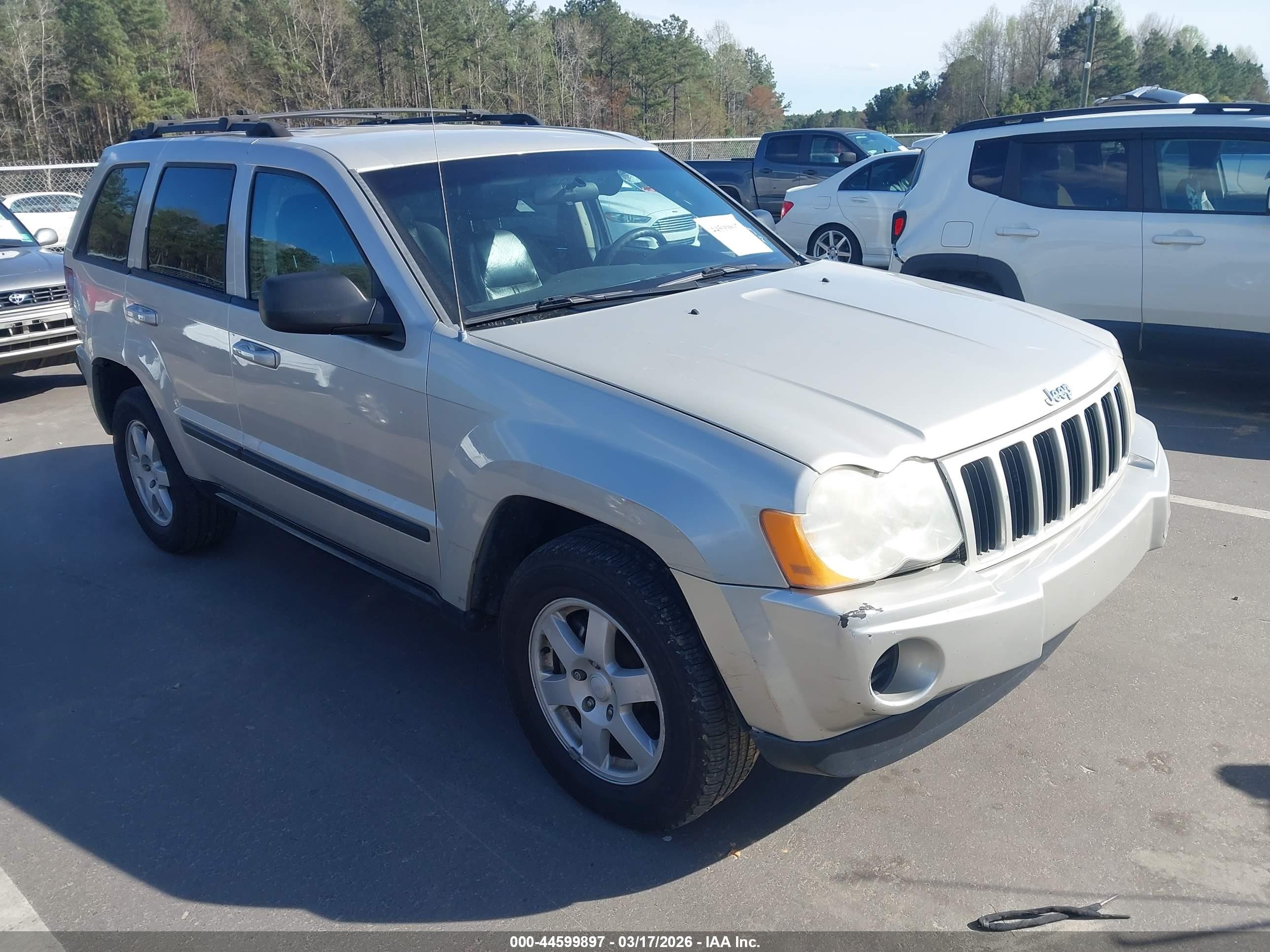 2009 Jeep Grand Cherokee Laredo, VIN 1J8GS48K19C502767 — Rear end