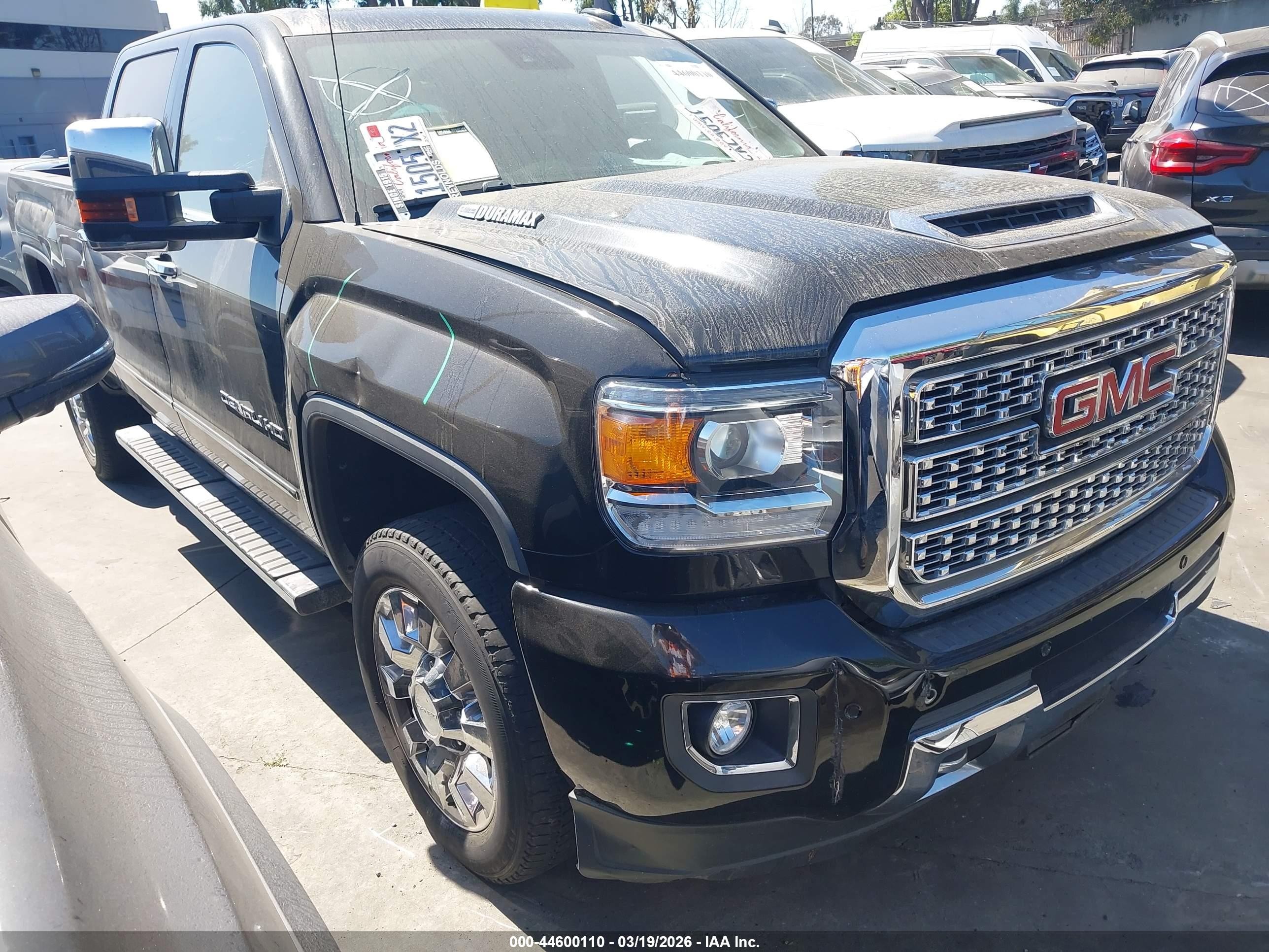 2019 GMC Sierra 2500HD Denali, VIN 1GT12SEY4KF248020 — Side