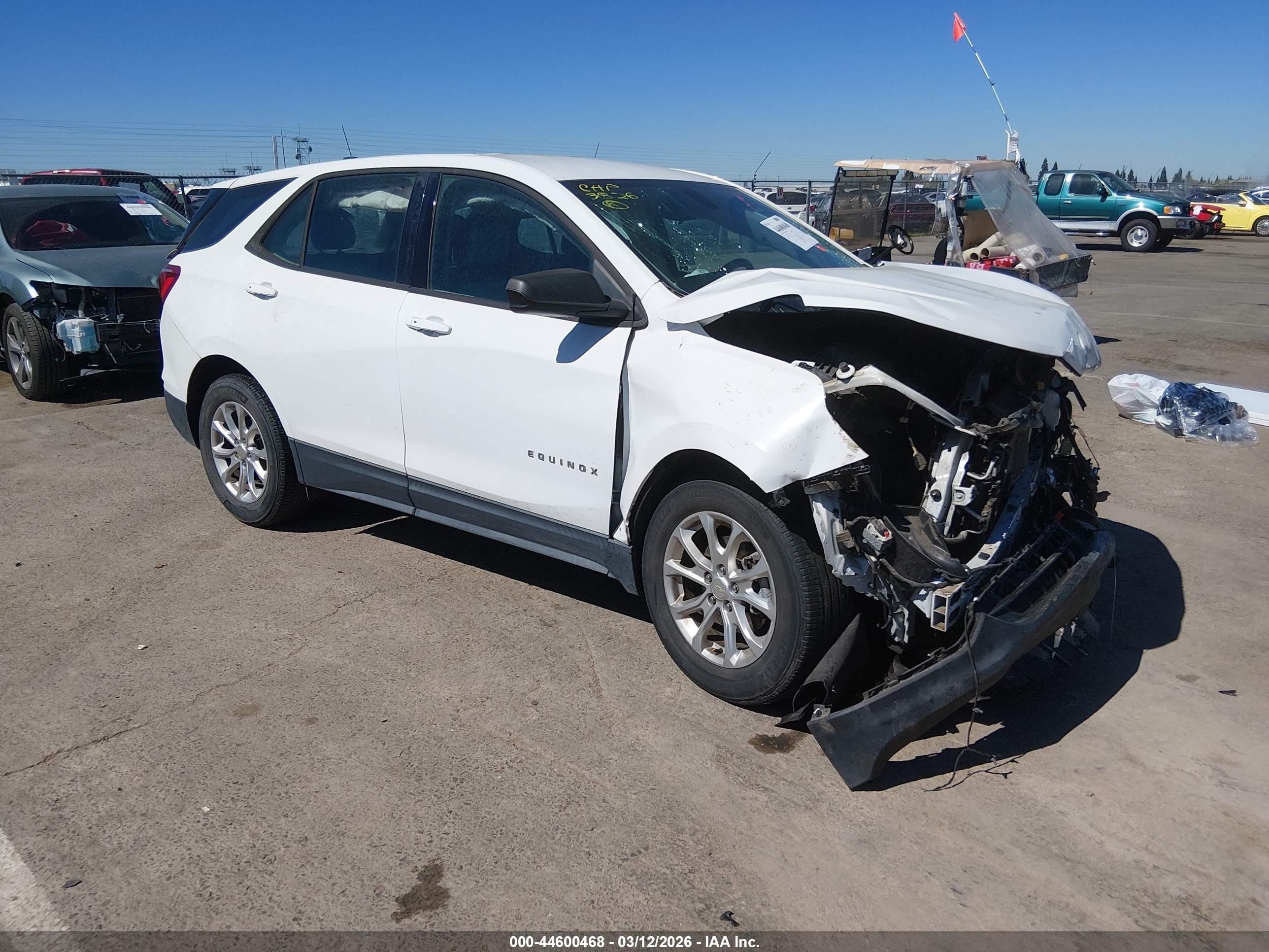 2018 Chevrolet Equinox LS, VIN 3GNAXHEVXJS581771 — Front end