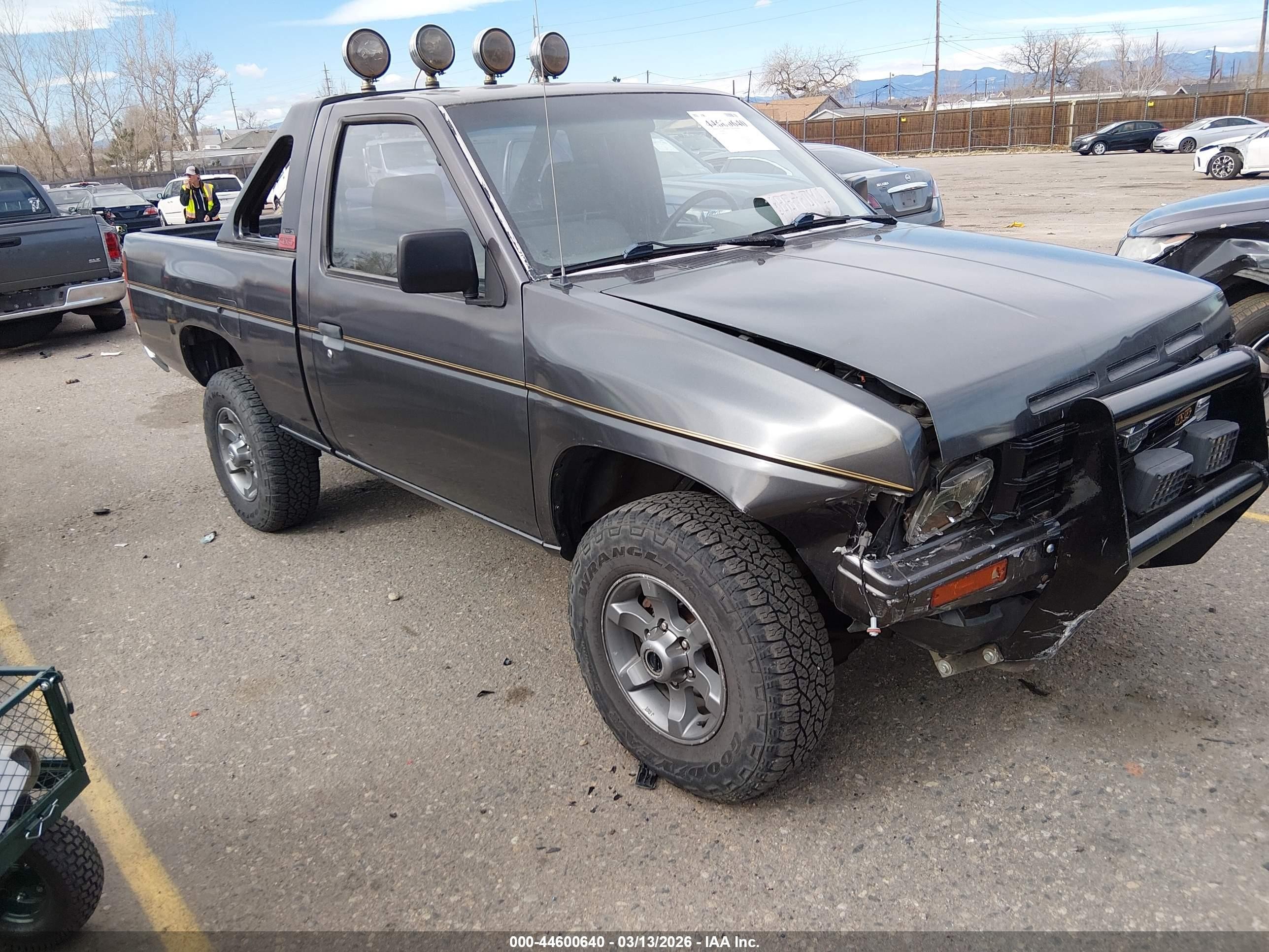 1991 Nissan Frontier XE, VIN 1N6SD11Y0MC378361 — Front end