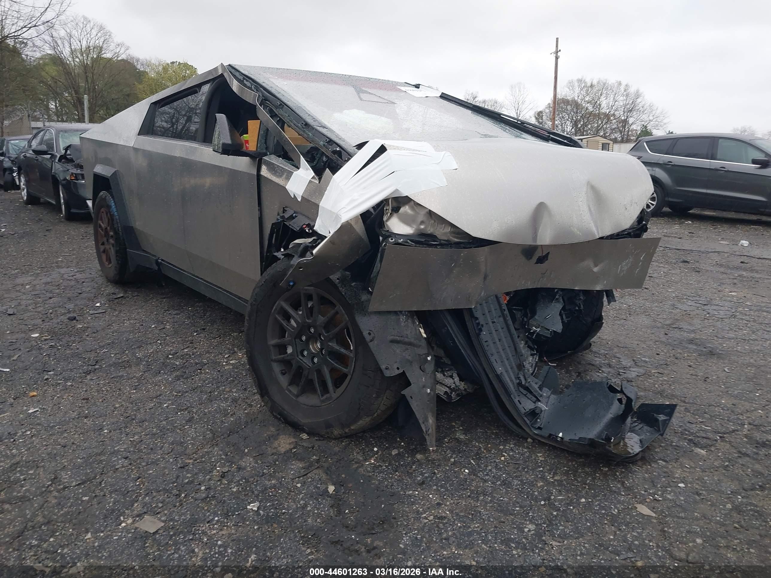 2025 Tesla Cybertruck, VIN 7G2CEHED0SA059041 — Front end
