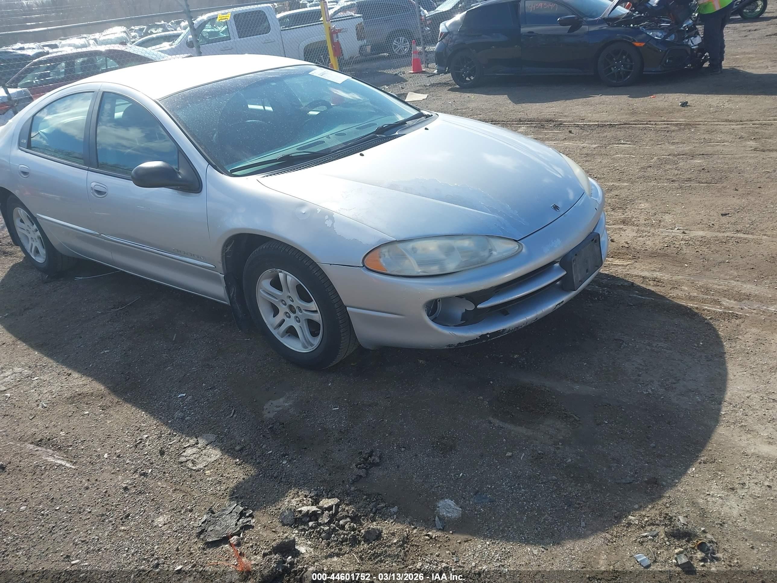 2001 Dodge Intrepid ES, VIN 2B3HD56J71H711844 — Перед