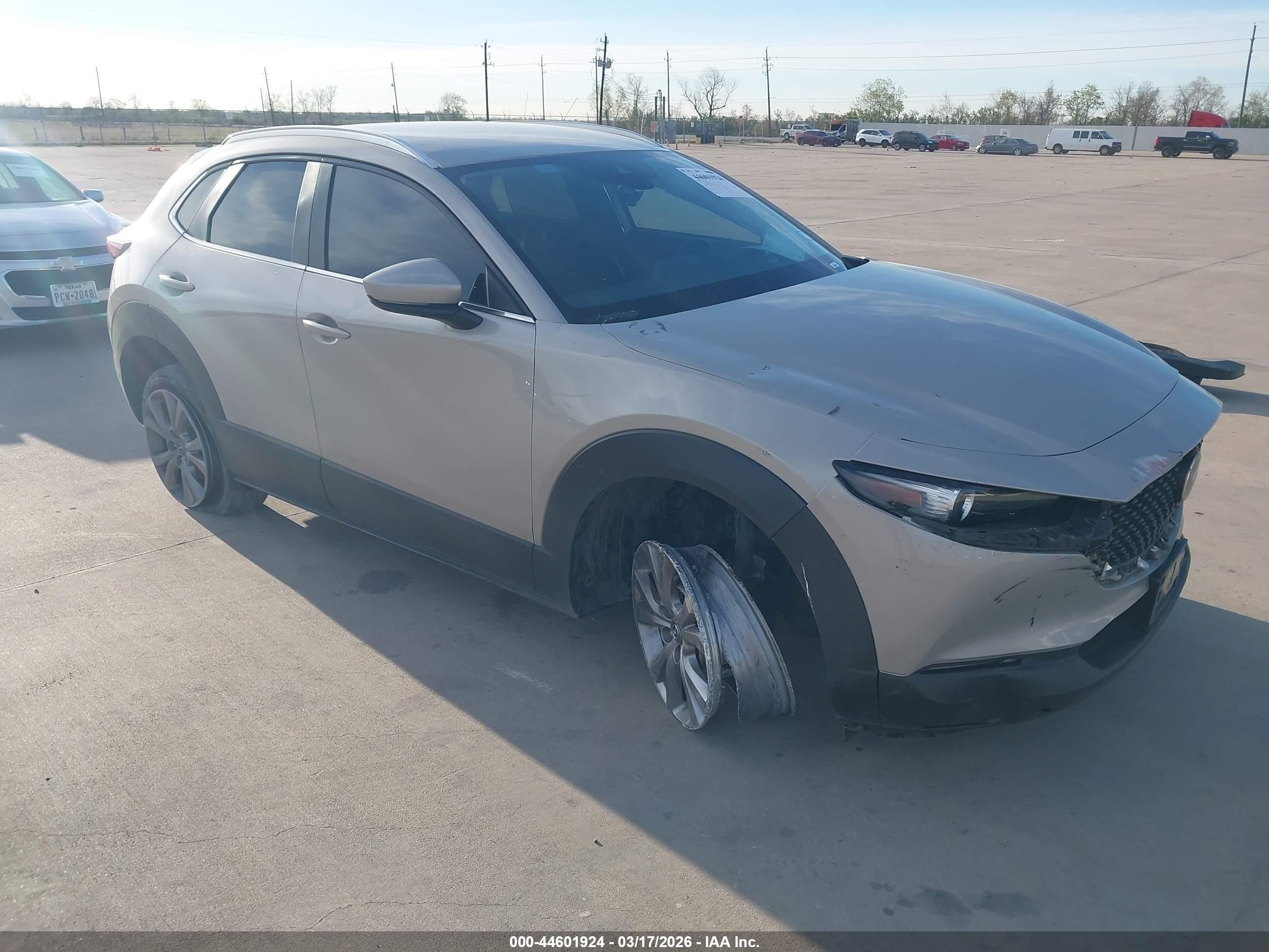 2022 Mazda CX-30 S Select, VIN 3MVDMBBL8NM401842 — Side