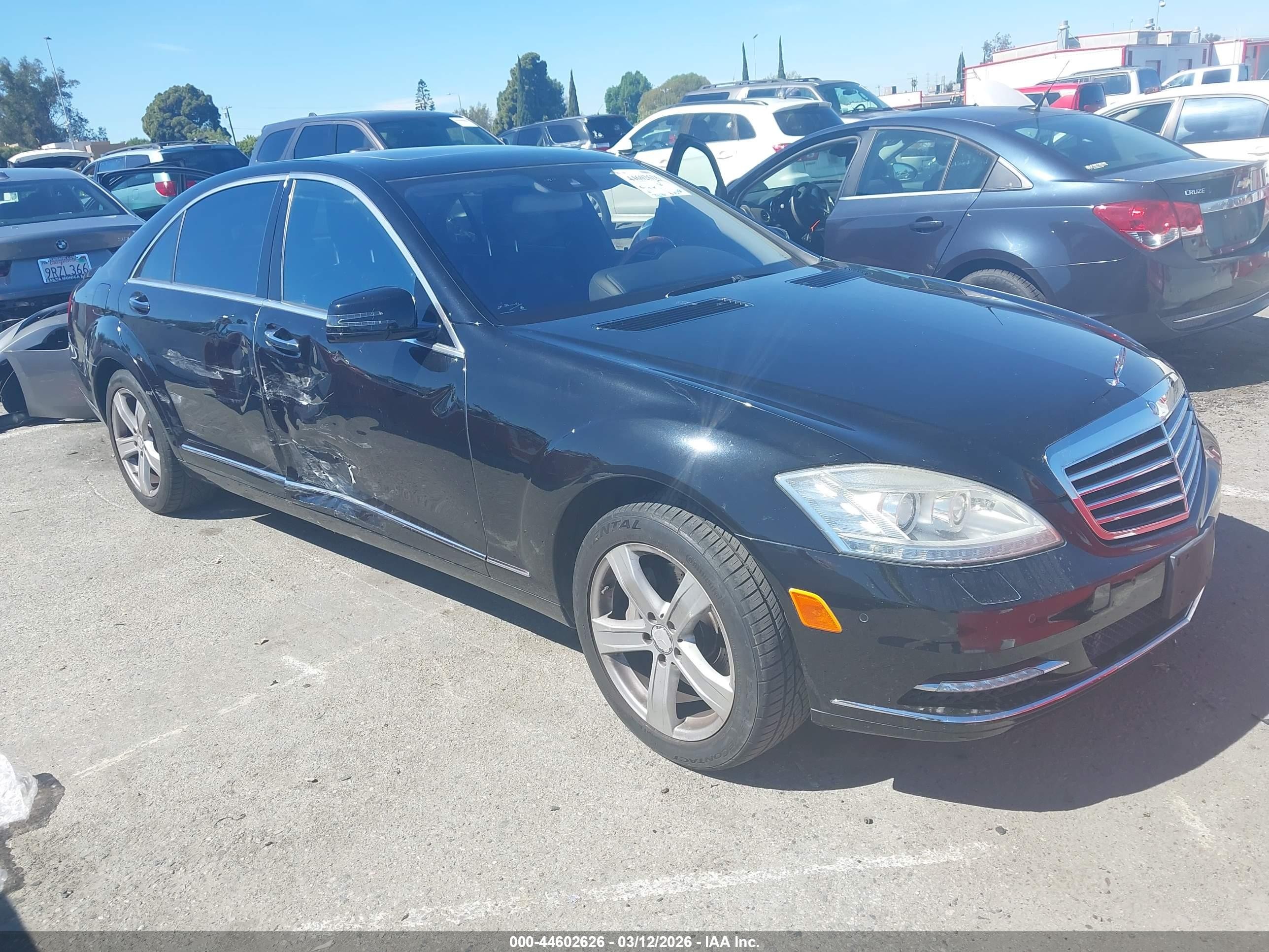 2010 Mercedes-Benz S 550, VIN WDDNG7BB9AA346042 — Side