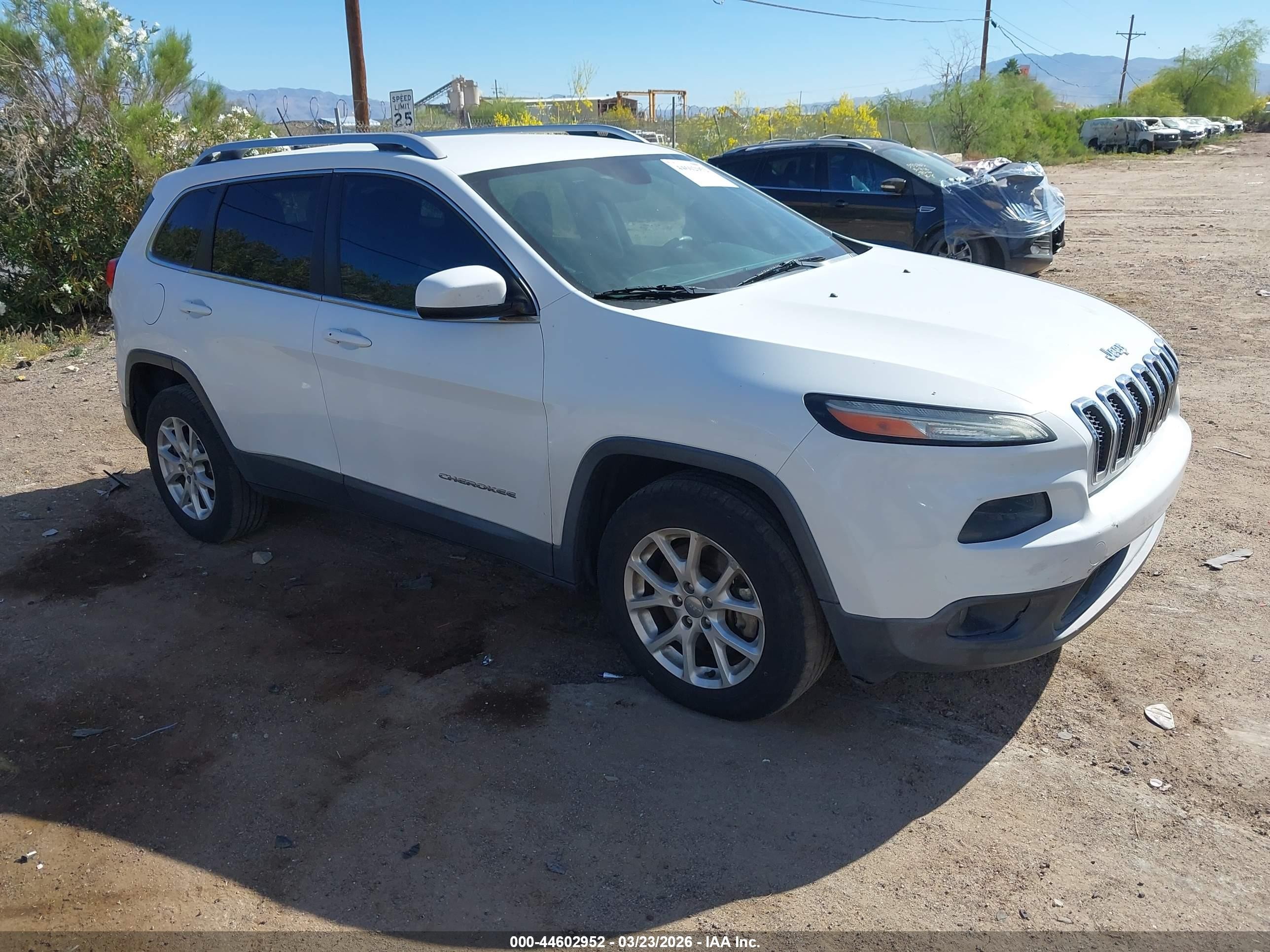 2014 Jeep Cherokee Latitude, VIN 1C4PJMCS4EW219256 — Rear end