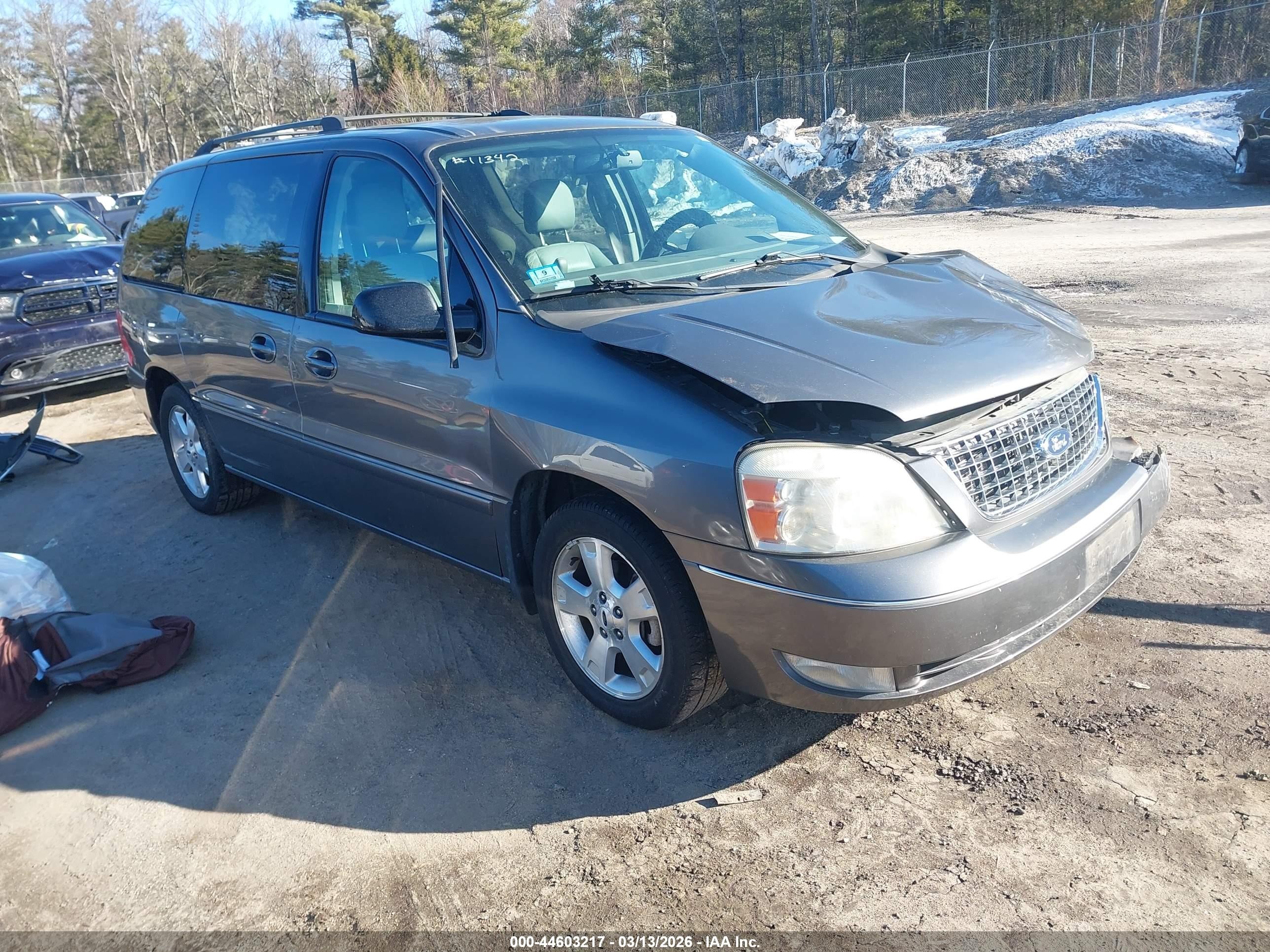 2006 Ford Freestar SEL, VIN 2FMZA52216BA03895 — Front end