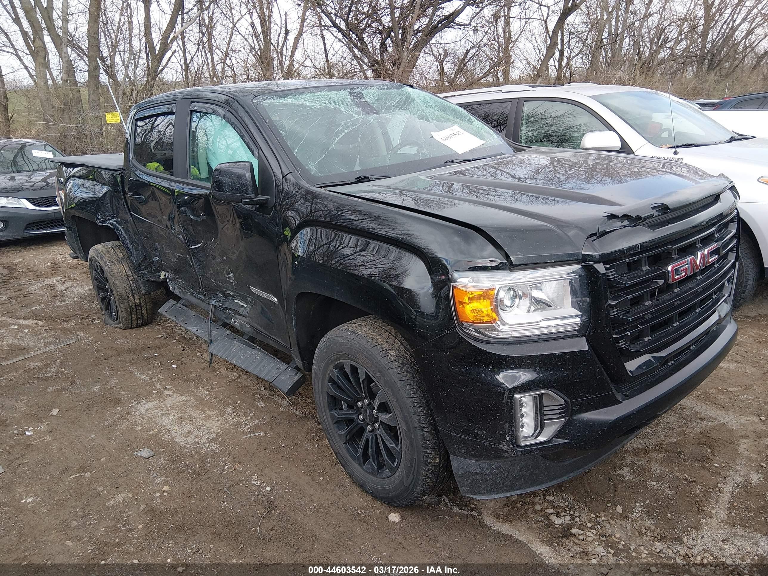 2022 GMC Canyon 4WD Elevation, VIN 1GTG6CEN8N1147946 — Side