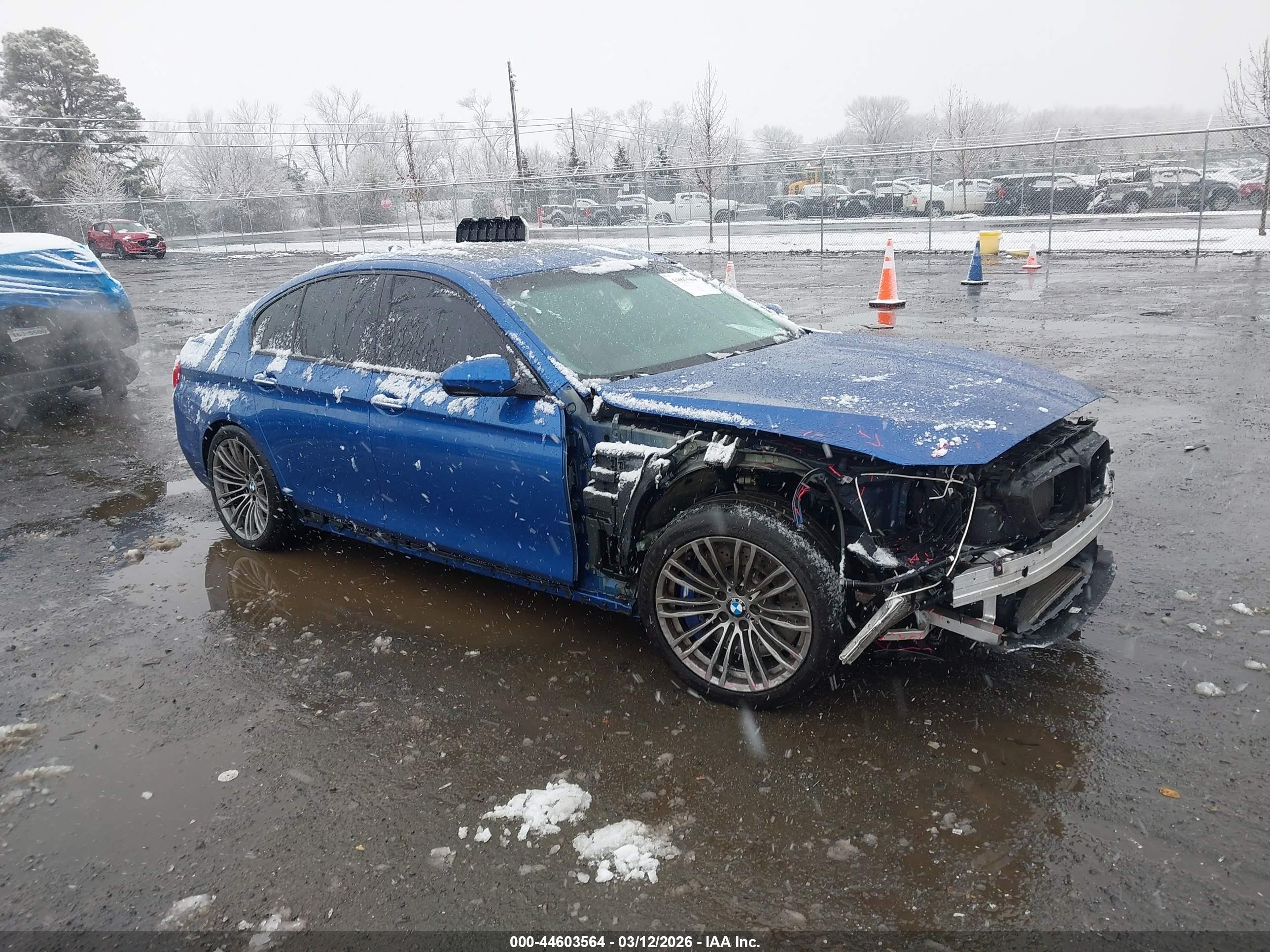 2015 BMW M5, VIN WBSFV9C57FD595401 — Перед