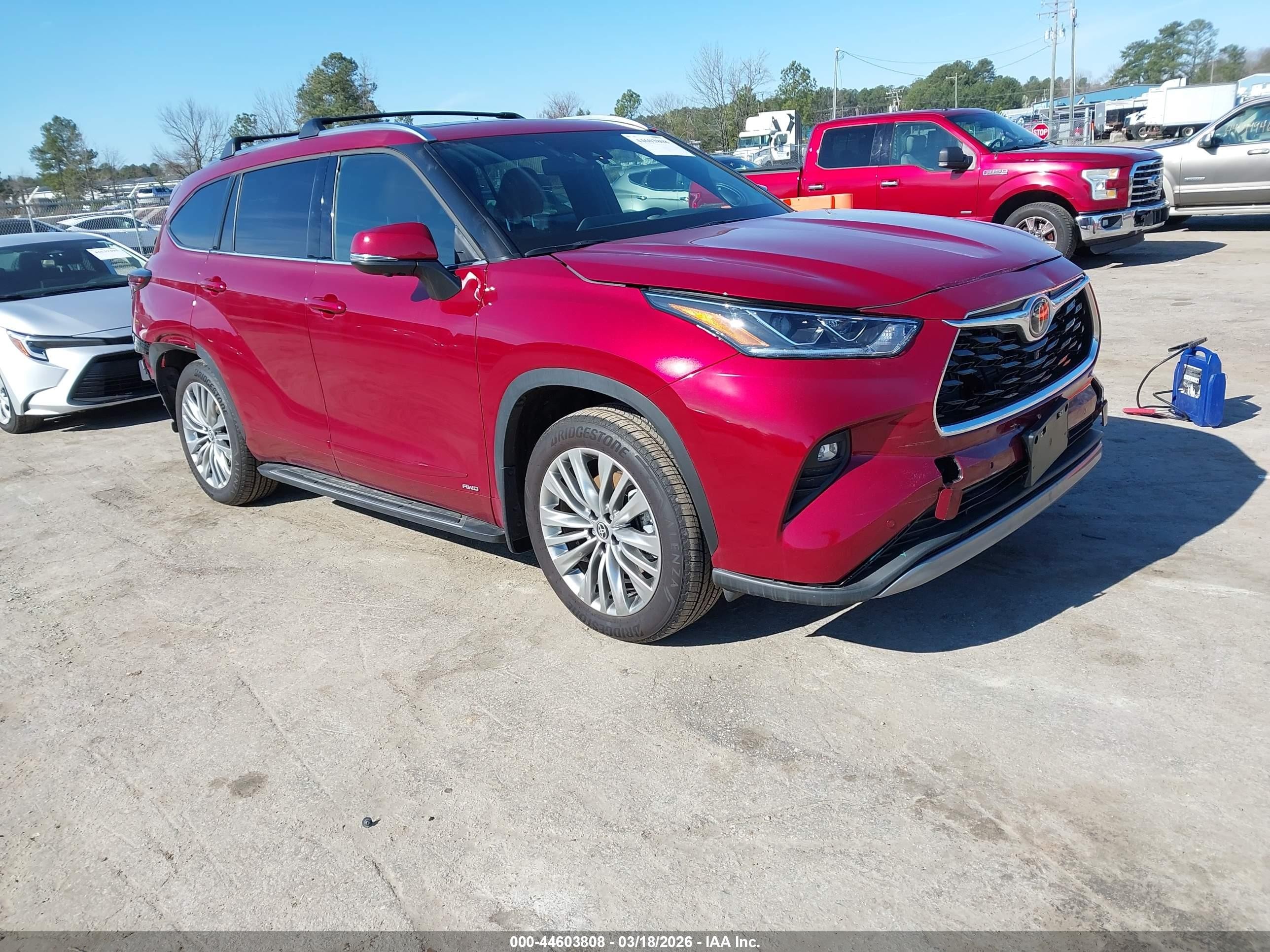 2025 Toyota Highlander Hybrid Platinum, VIN 5TDEBRCHXSS662772 — All over