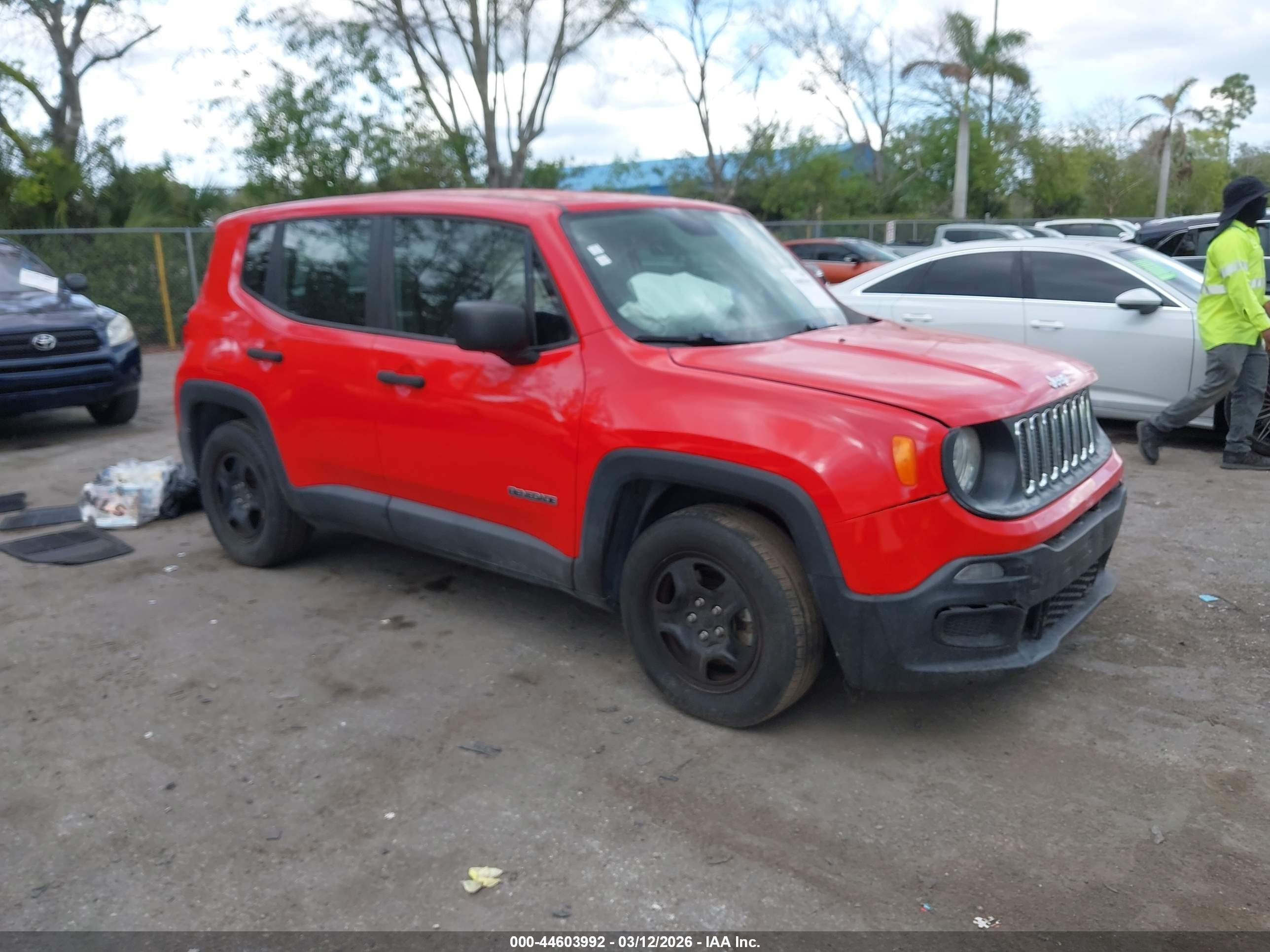 2018 Jeep Renegade Sport, VIN ZACCJAAB6JPG85066 — Перед
