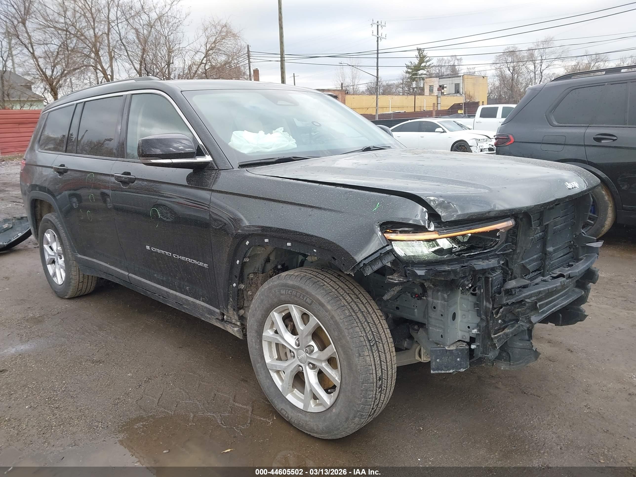 2022 Jeep Grand Cherokee Limited, VIN 1C4RJKBG0N8538541 — Front end