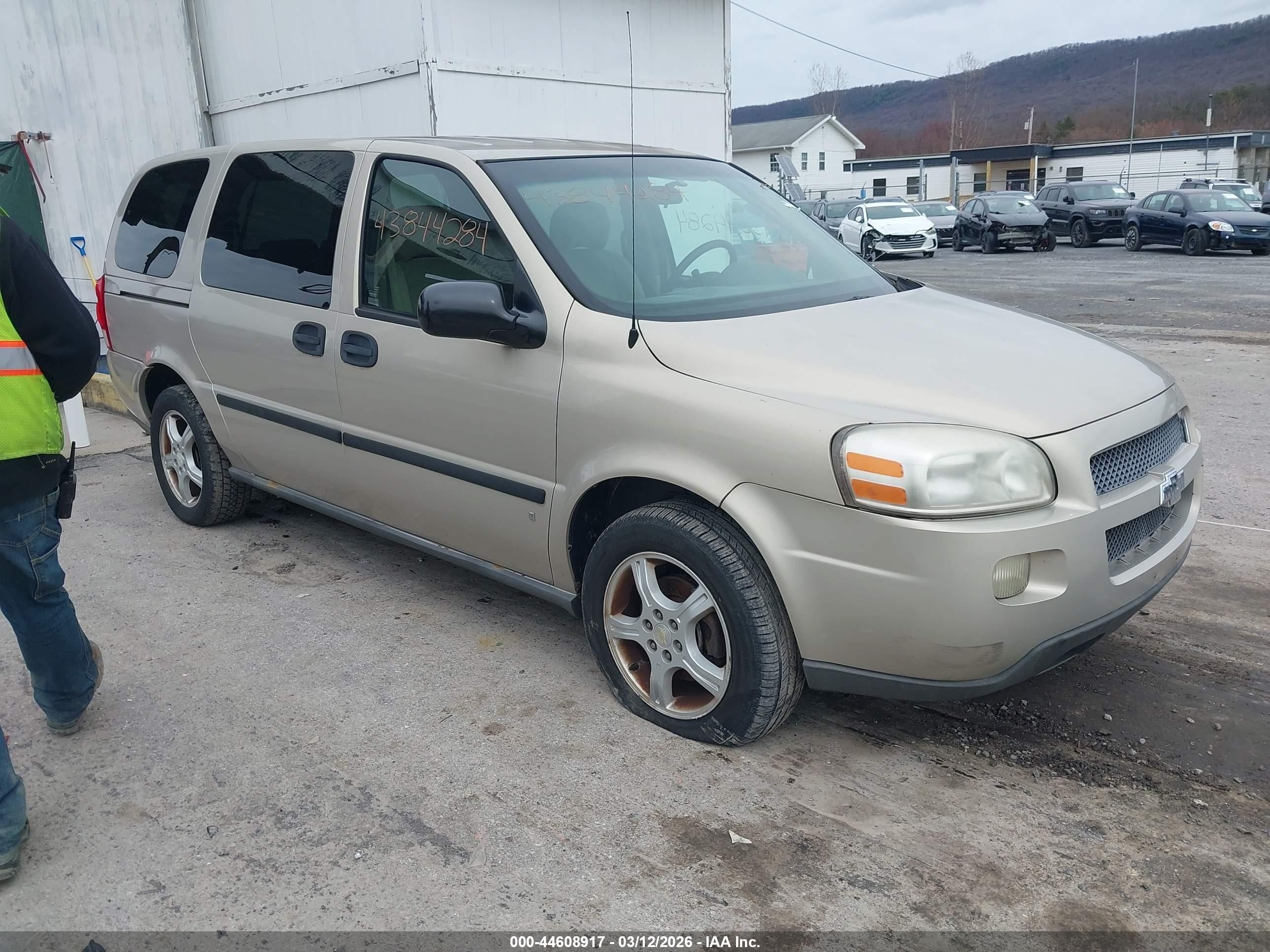 2007 Chevrolet Uplander LS Fleet, VIN 1GNDV23137D154702 — Rear end