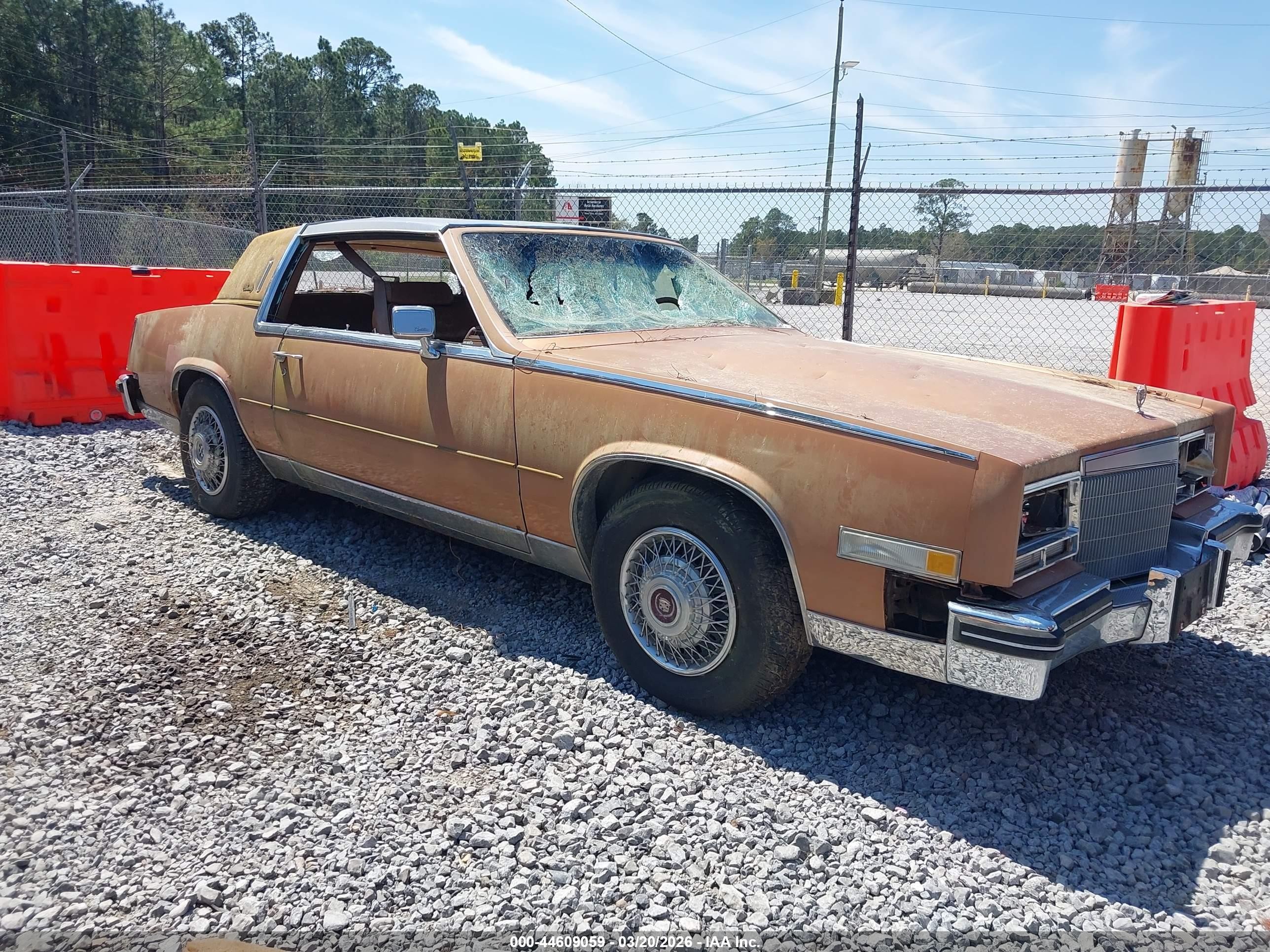 1984 Cadillac Eldorado, VIN 1G6AL5789EE660894 — Вандализм