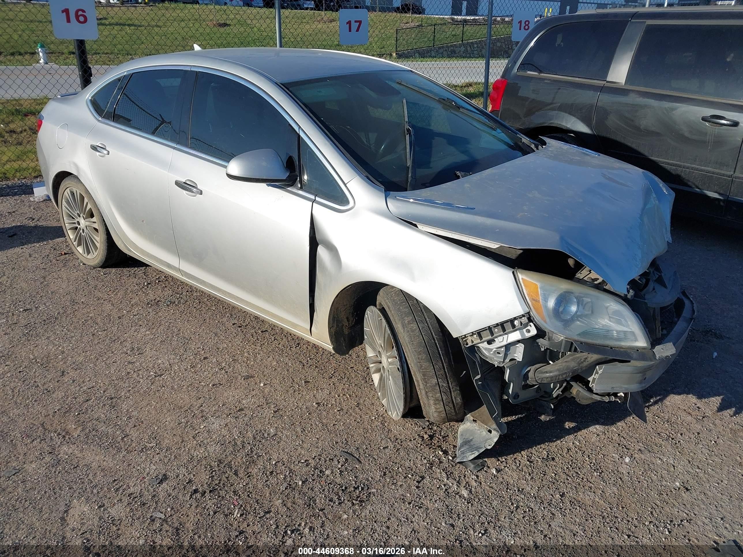2013 Buick Verano Premium Group, VIN 1G4PT5SV2D4168387 — Перед