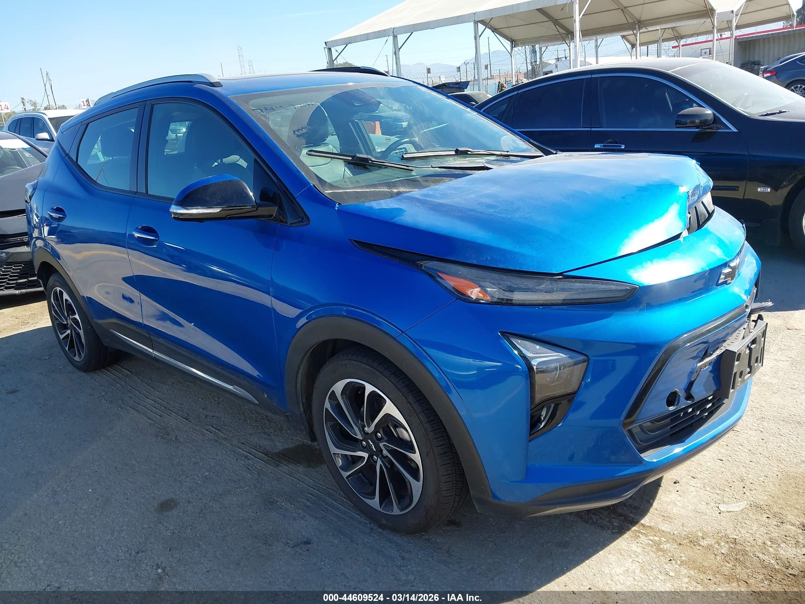 2022 Chevrolet Bolt EUV Premier, VIN 1G1FZ6S07N4108916 — Front end