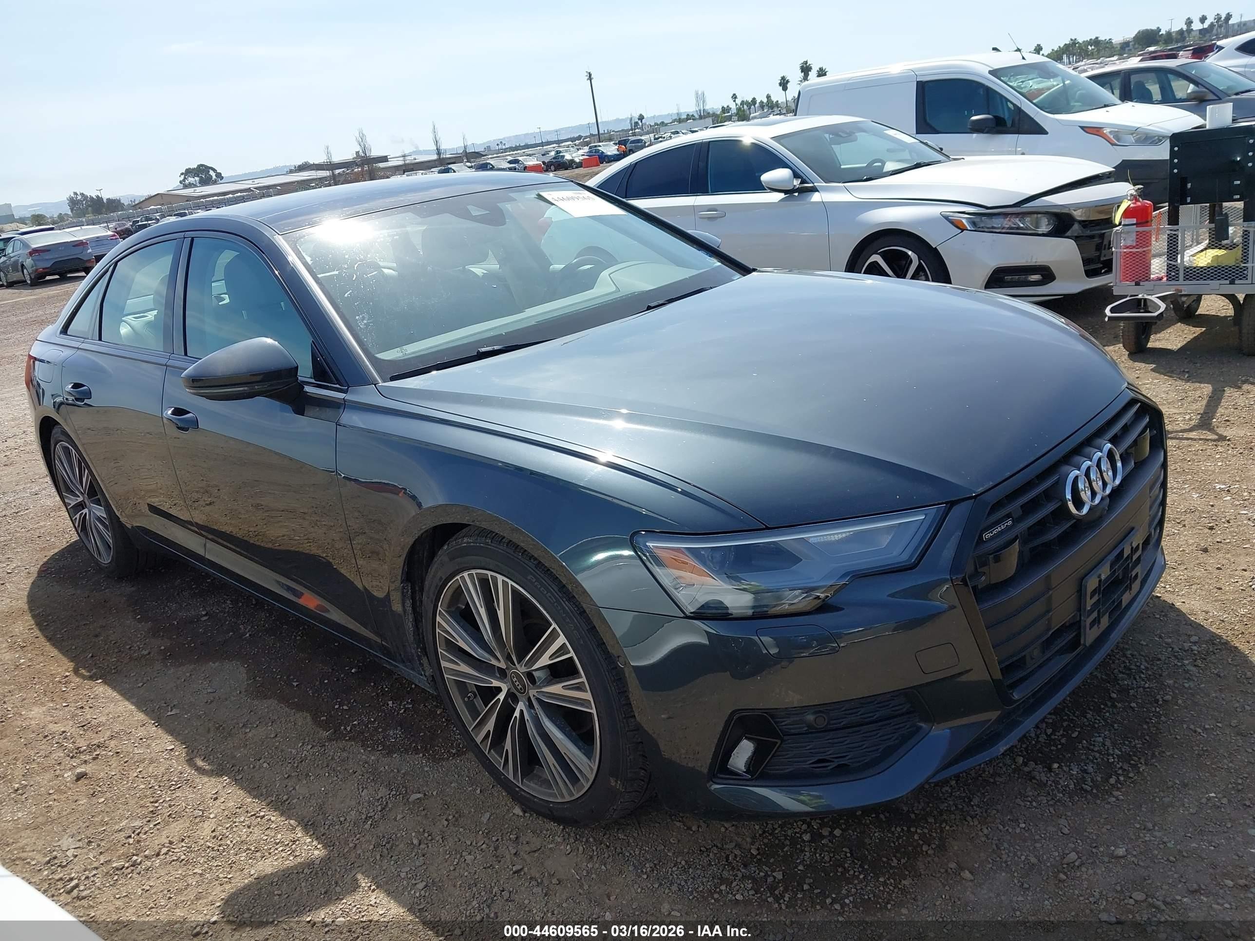 2023 Audi A6 Premium, VIN WAUD3BF26PN060484 — Зад