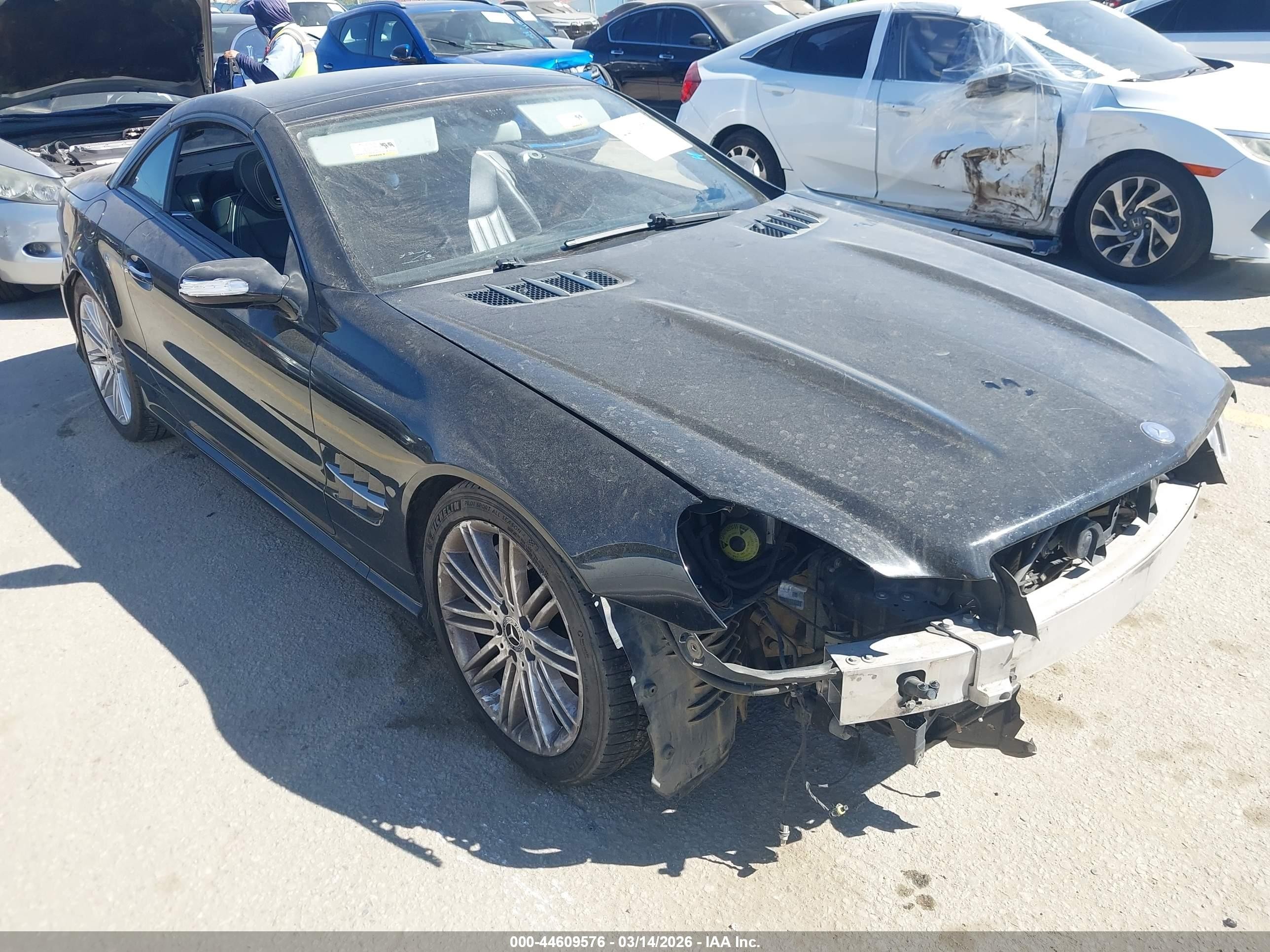 2011 Mercedes-Benz SL 550, VIN WDBSK7BAXBF163447 — Front end