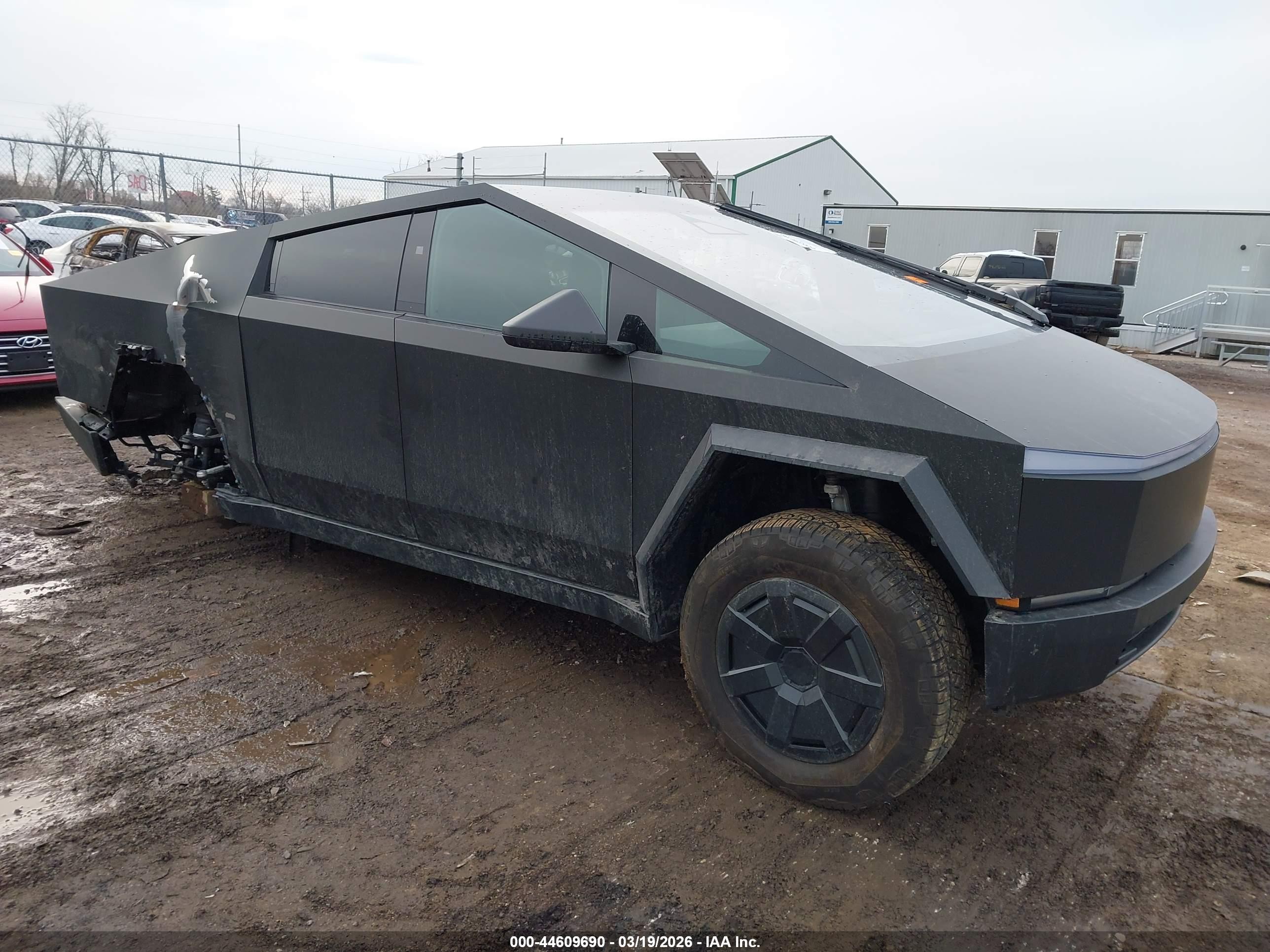 2025 Tesla Cybertruck, VIN 7G2CEHED7SA067895 — Side