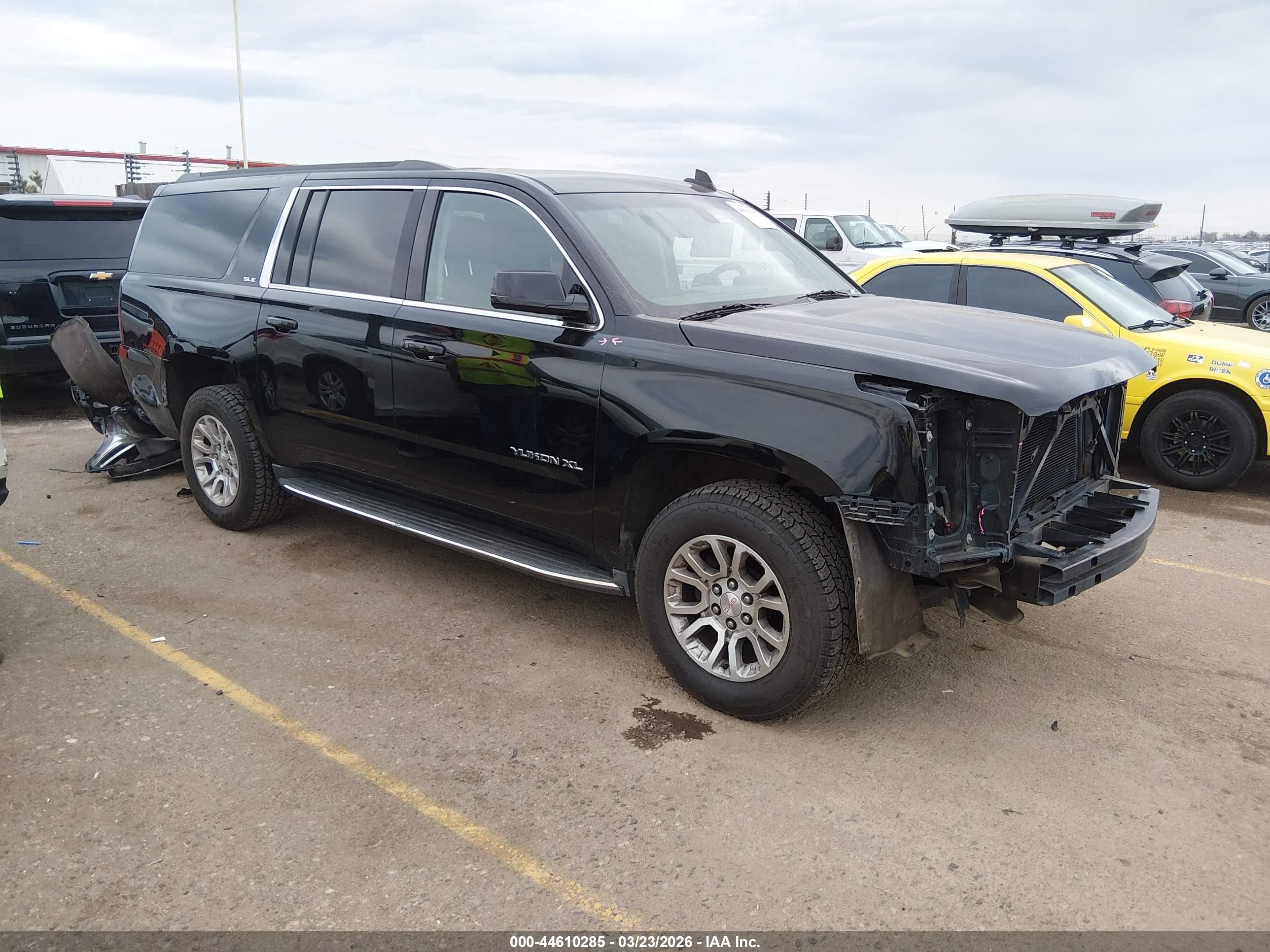 2016 GMC Yukon XL SLE, VIN 1GKS2FKCXGR122923 — Front end