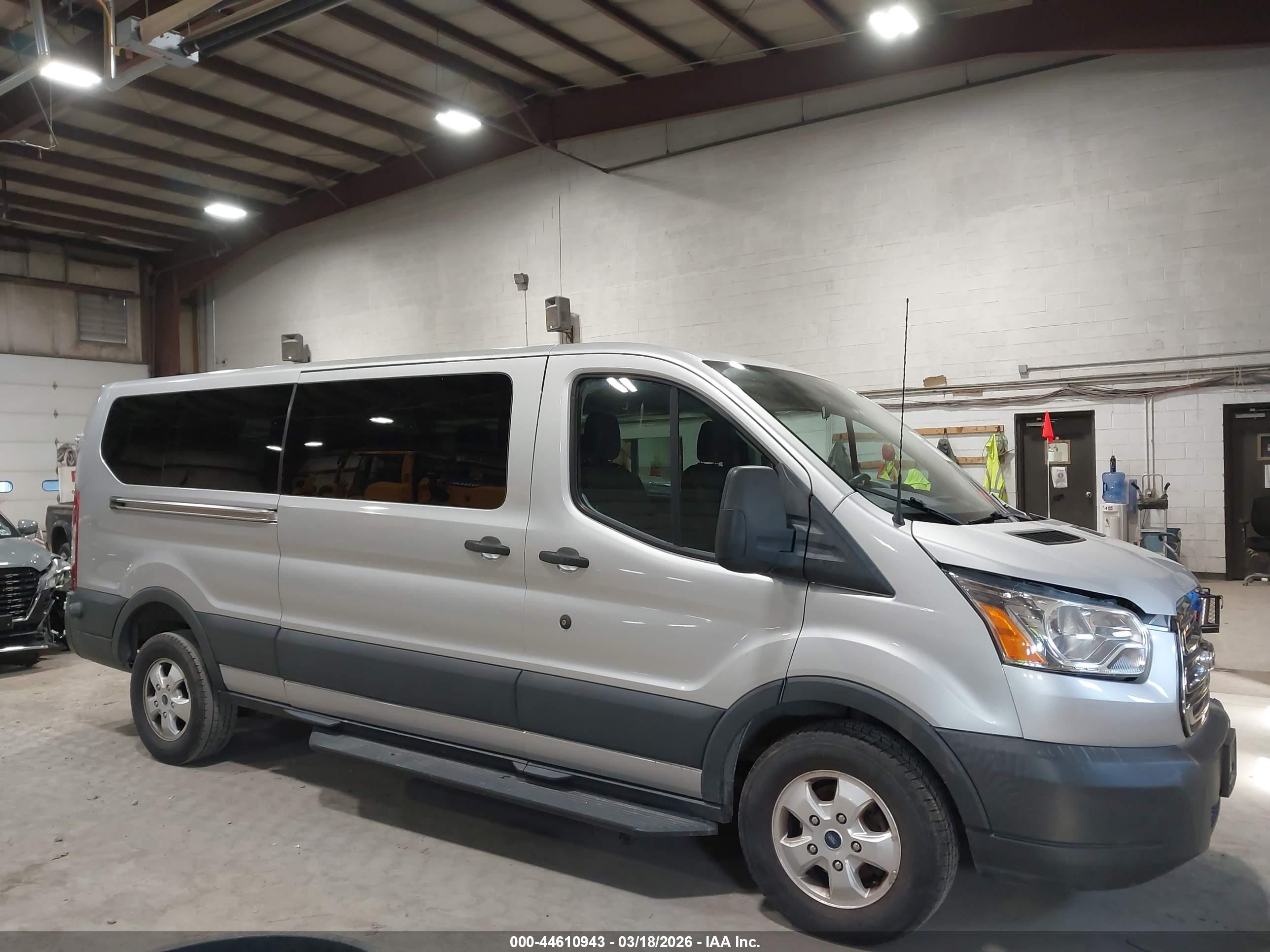 2018 Ford Transit Passenger XL, VIN 1FBZX2YG5JKA91115 — Front end