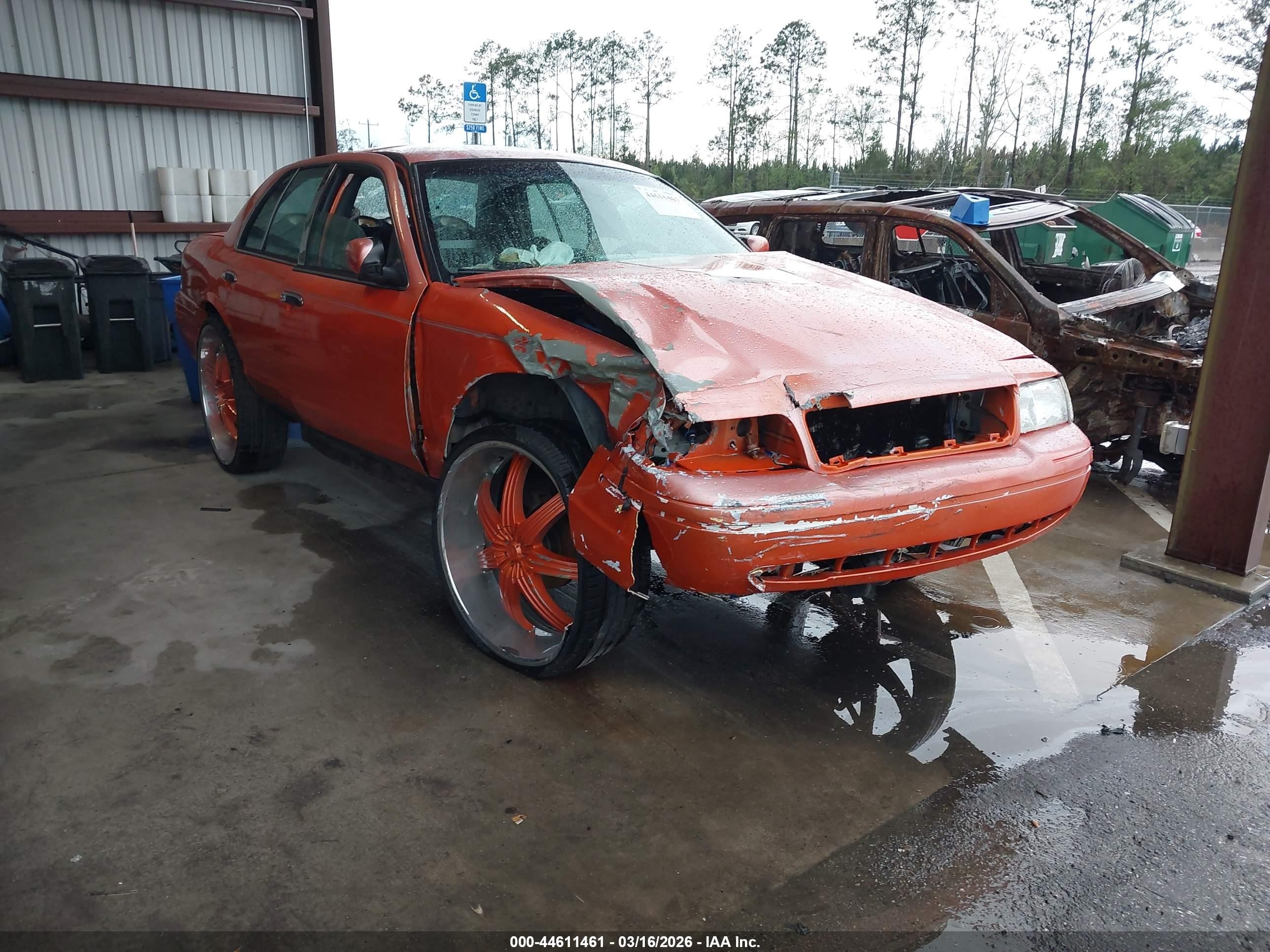 1998 Ford Crown Victoria, VIN 2FAFP73W5WX166450 — All over