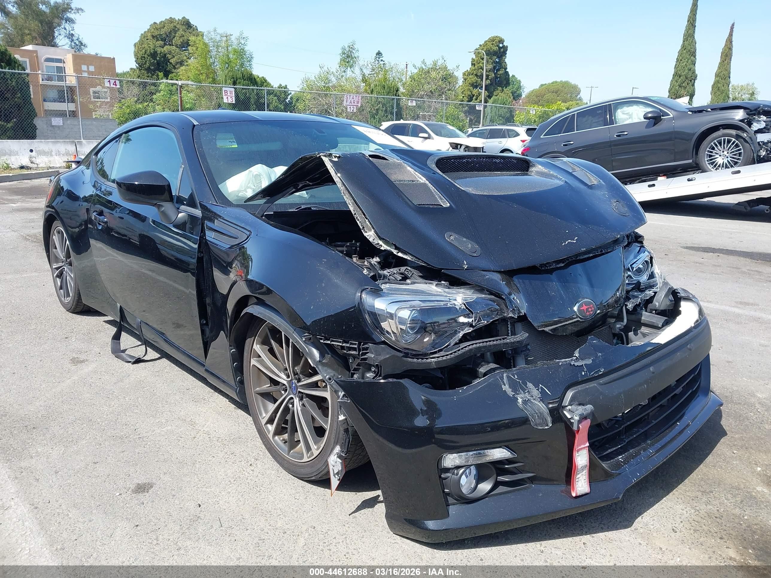 2016 Subaru BRZ Limited, VIN JF1ZCAC19G9604134 — Перед