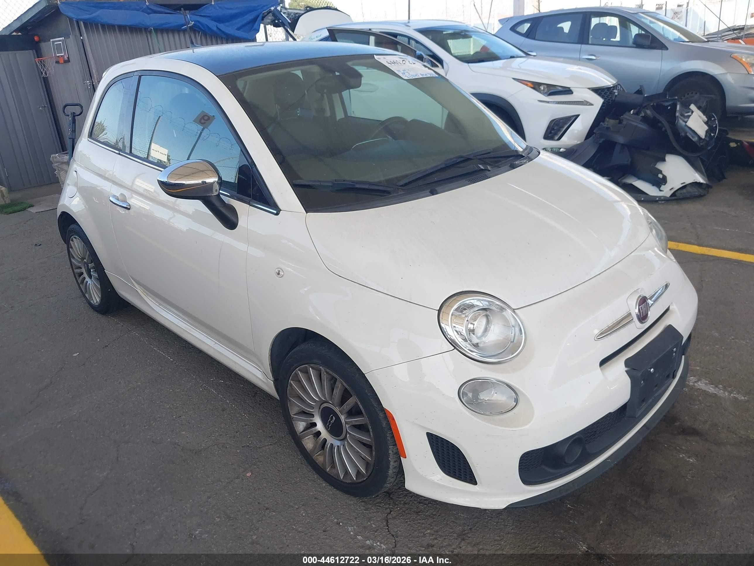 2018 FIAT 500 Lounge, VIN 3C3CFFCH3JT523845 — Бок
