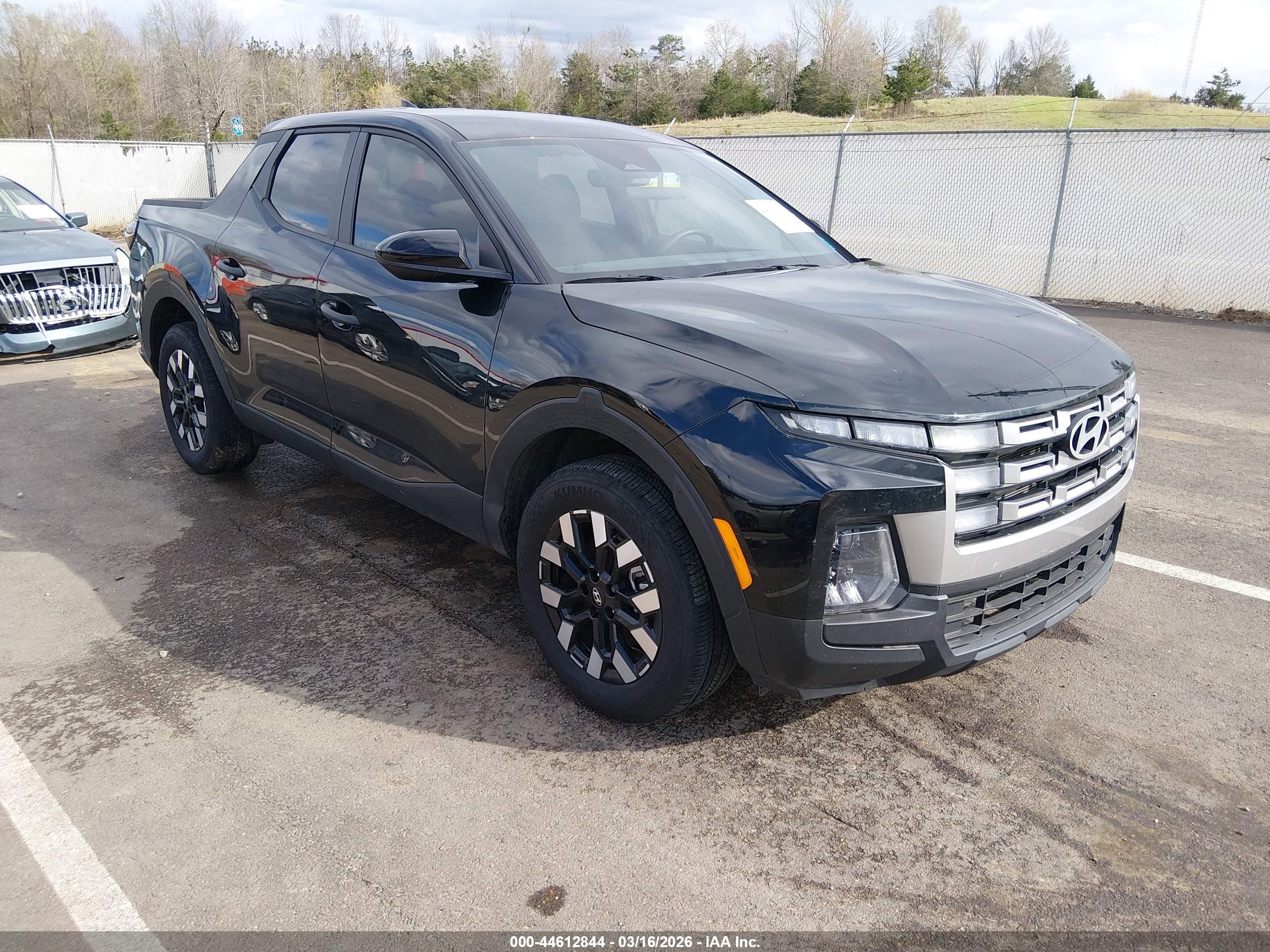 2025 Hyundai Santa Cruz SE, VIN 5NTJA4DE7SH135773 — Перед