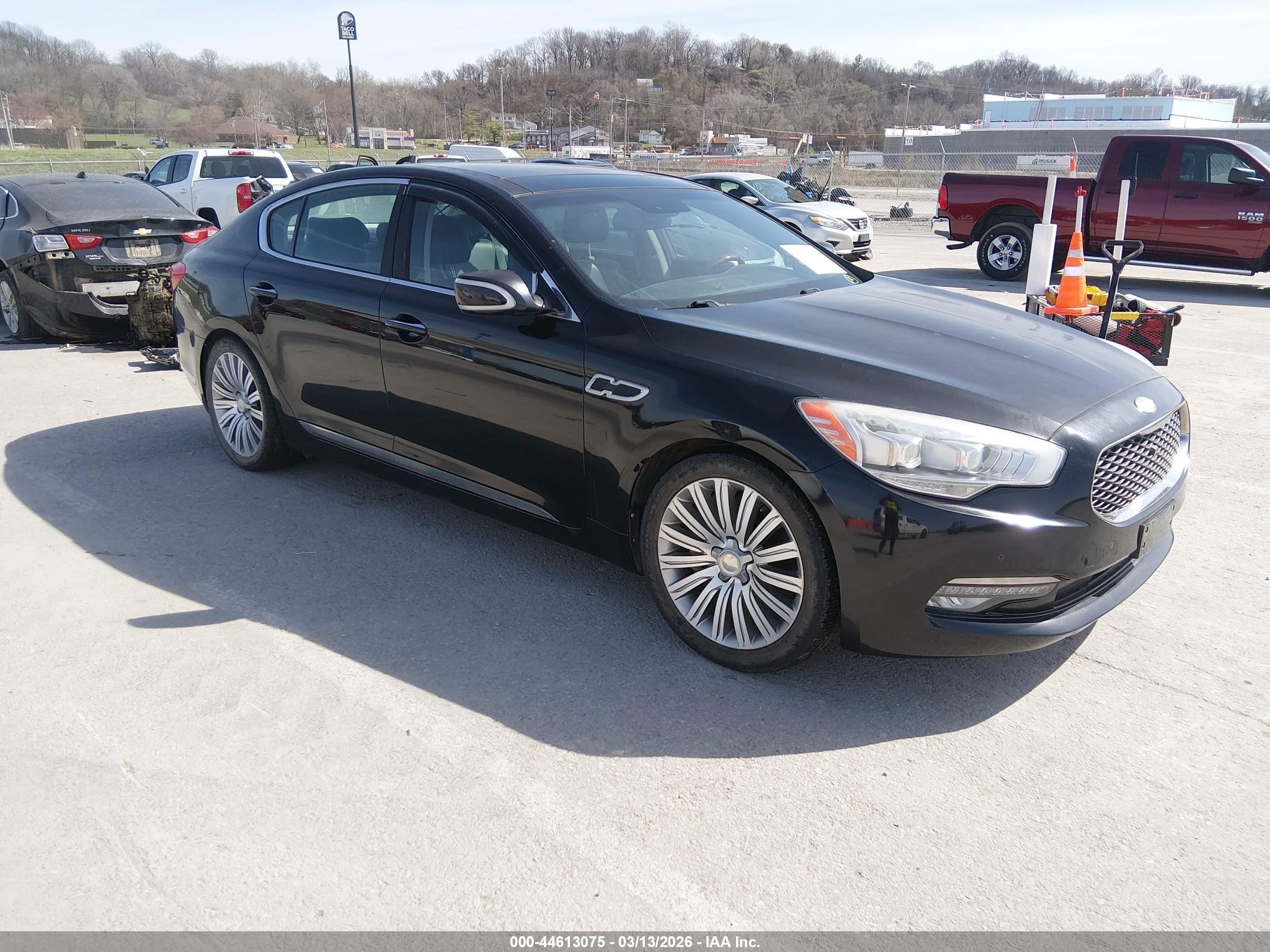 2015 Kia K900 Premium, VIN KNALU4D40F6024050 — Not stated
